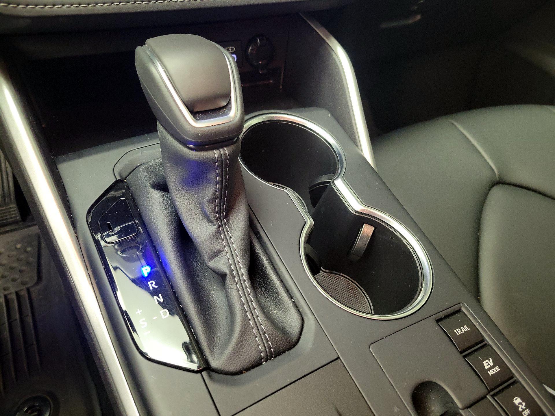 Thumbnail: 2025 Toyota Highlander - 18