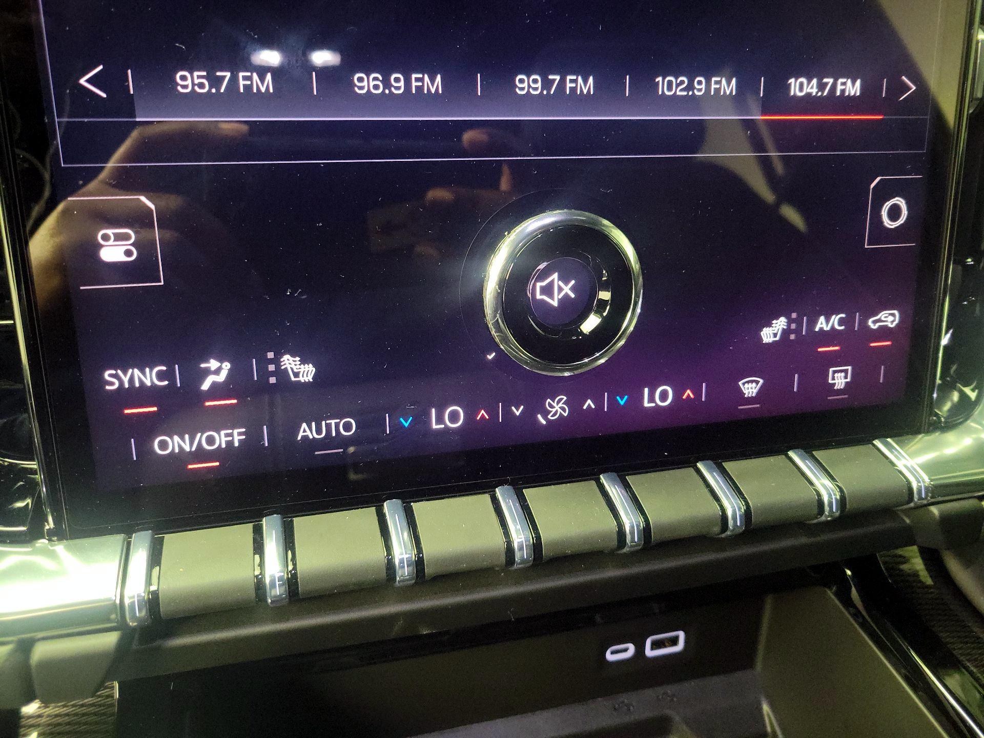 Thumbnail: 2026 GMC Yukon XL - 17