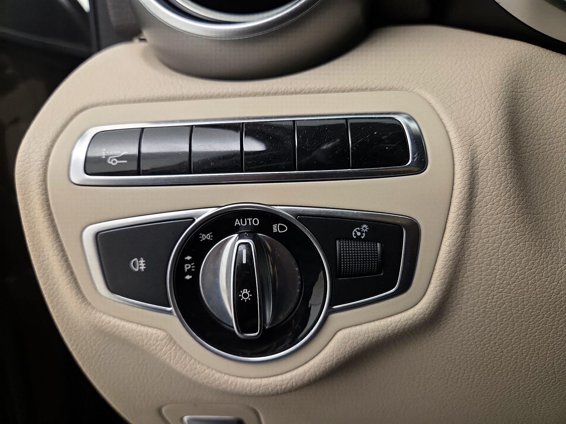 Thumbnail: 2016 Mercedes-Benz GLC - 13
