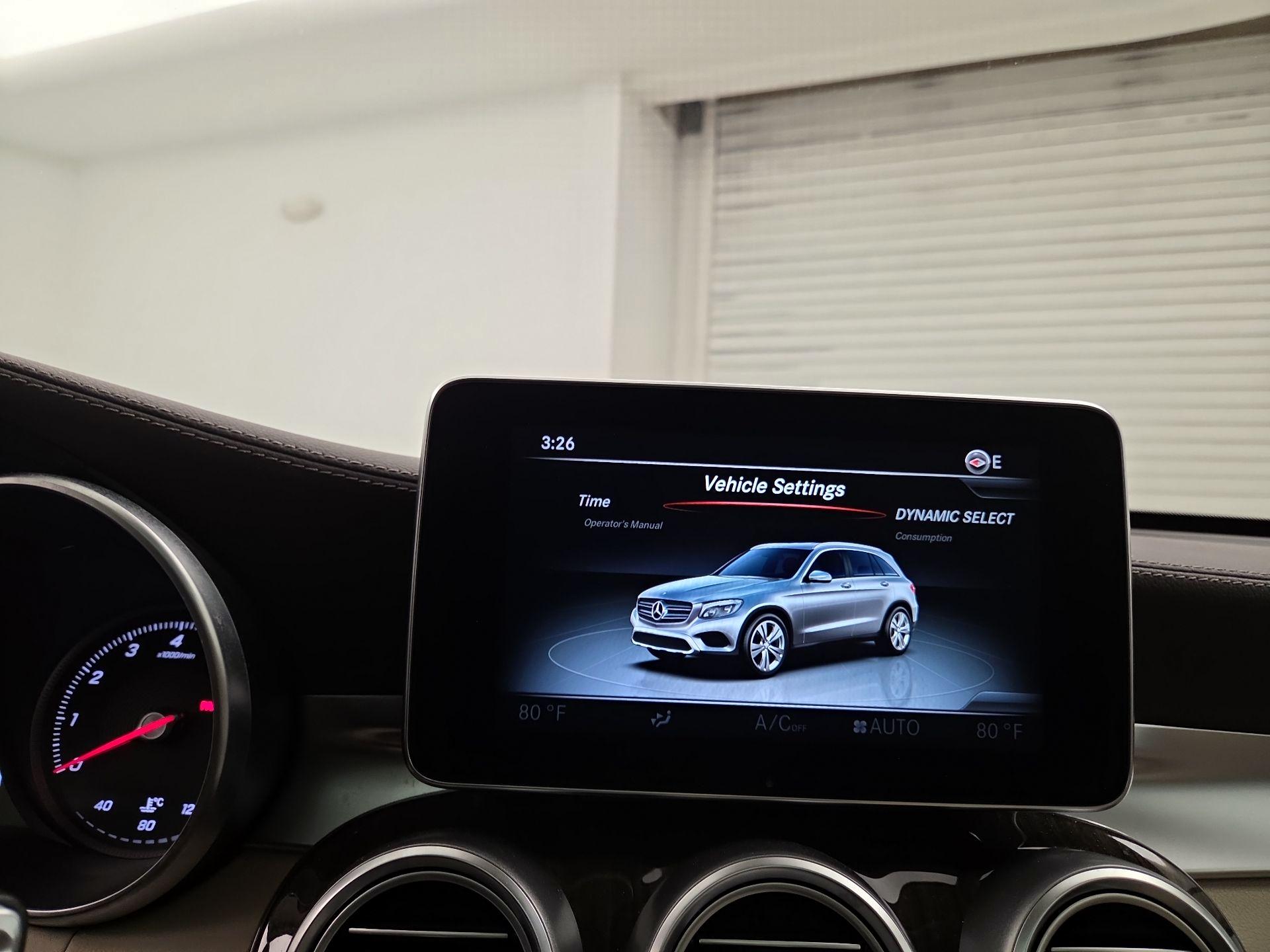 Thumbnail: 2016 Mercedes-Benz GLC - 15