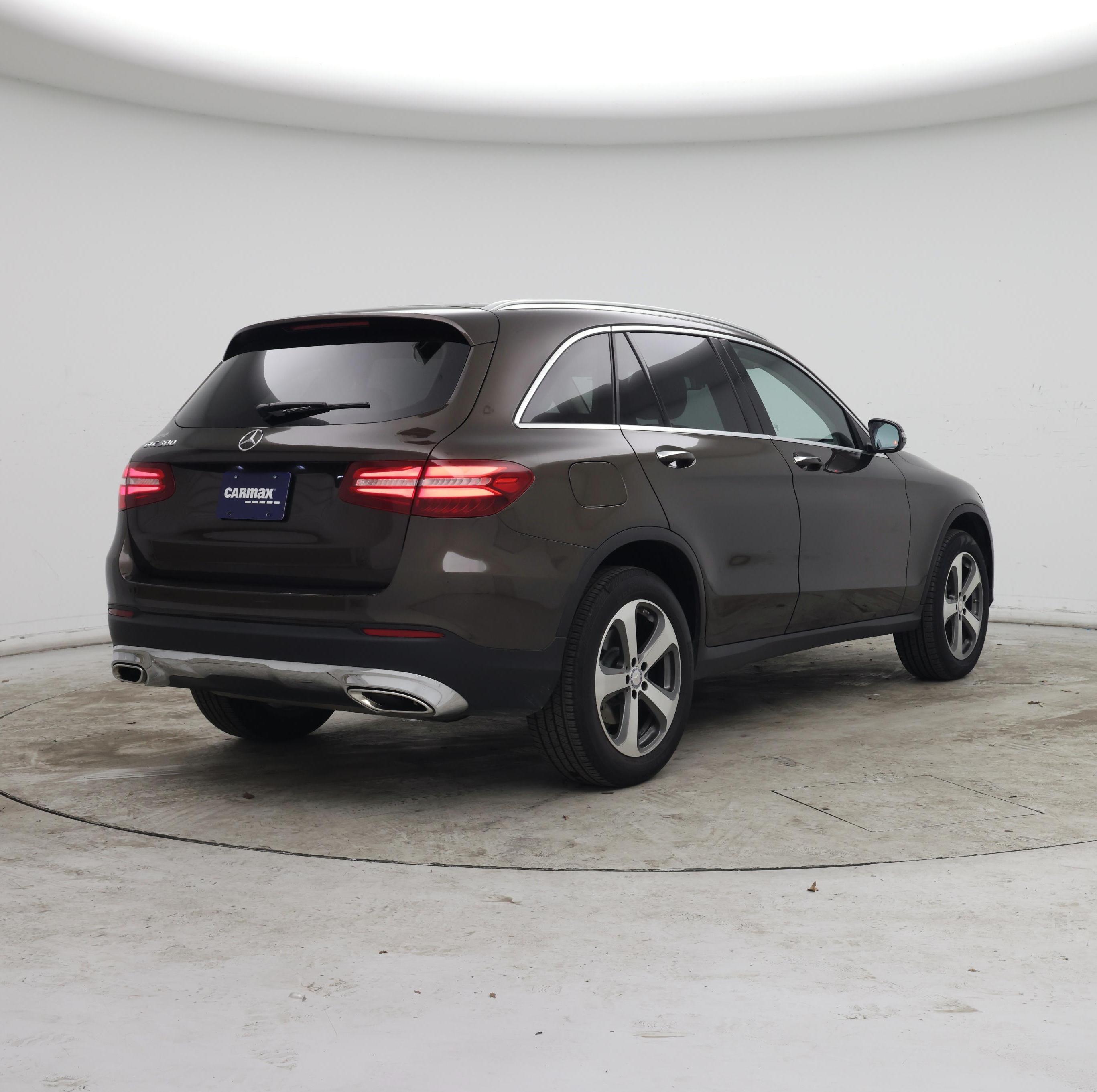 Thumbnail: 2016 Mercedes-Benz GLC - 8