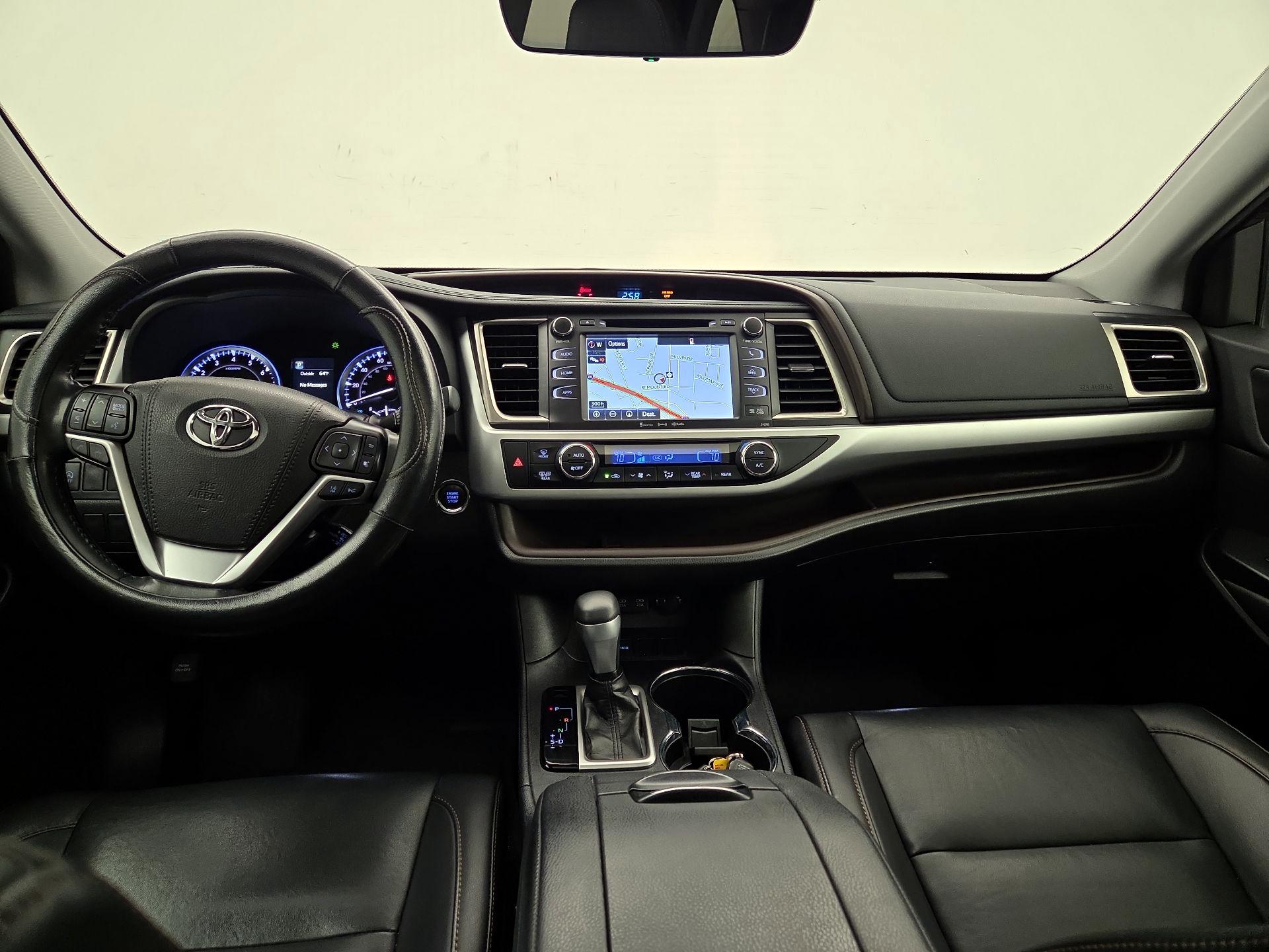Thumbnail: 2019 Toyota Highlander - 9