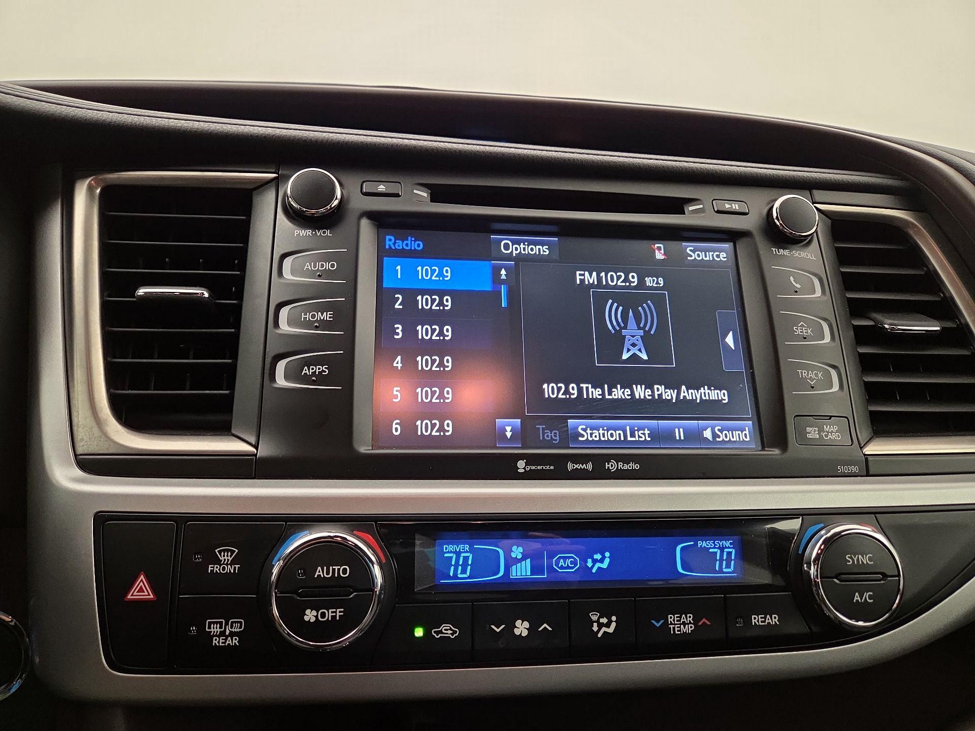 Thumbnail: 2019 Toyota Highlander - 16