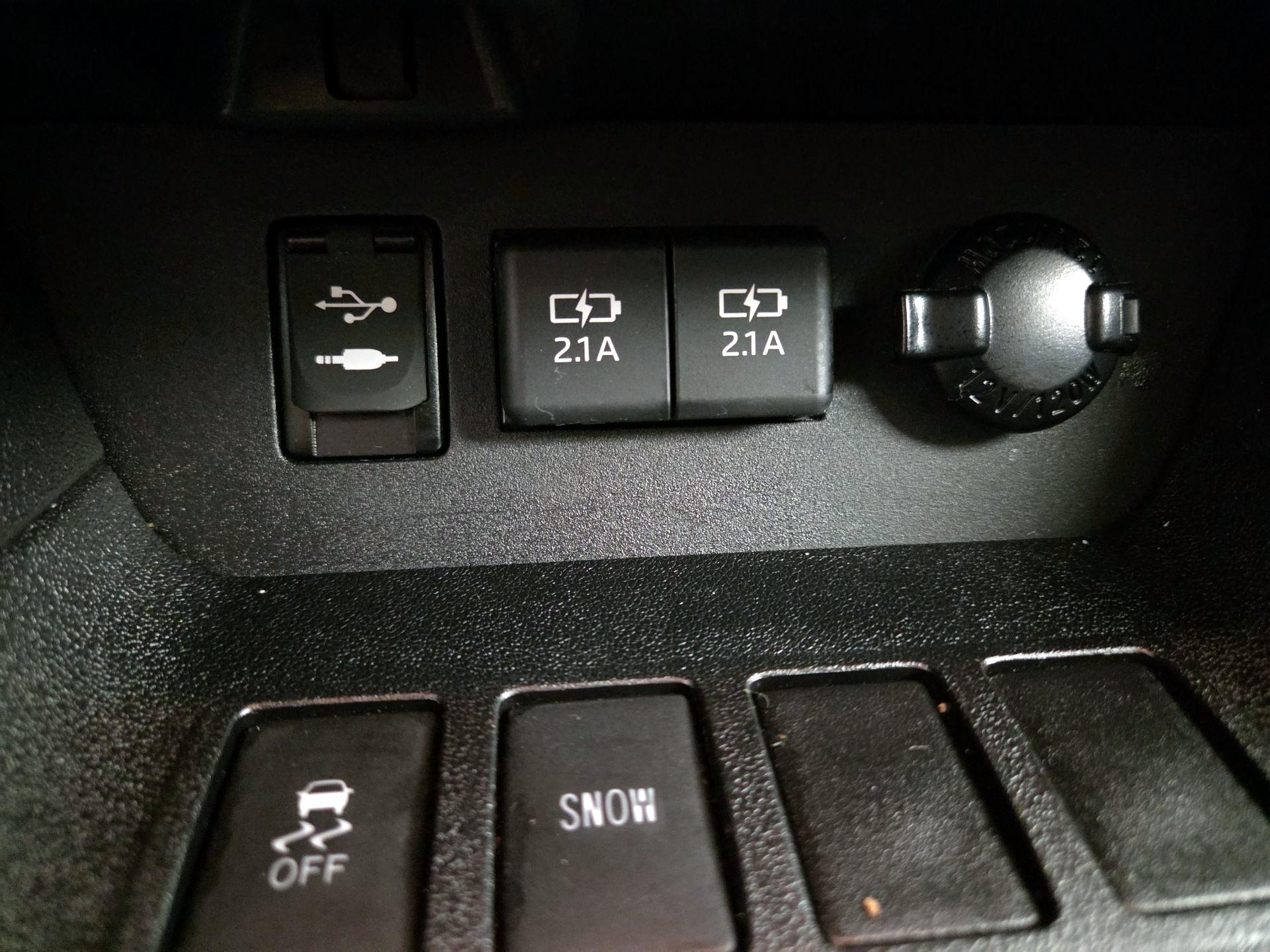 Thumbnail: 2019 Toyota Highlander - 19