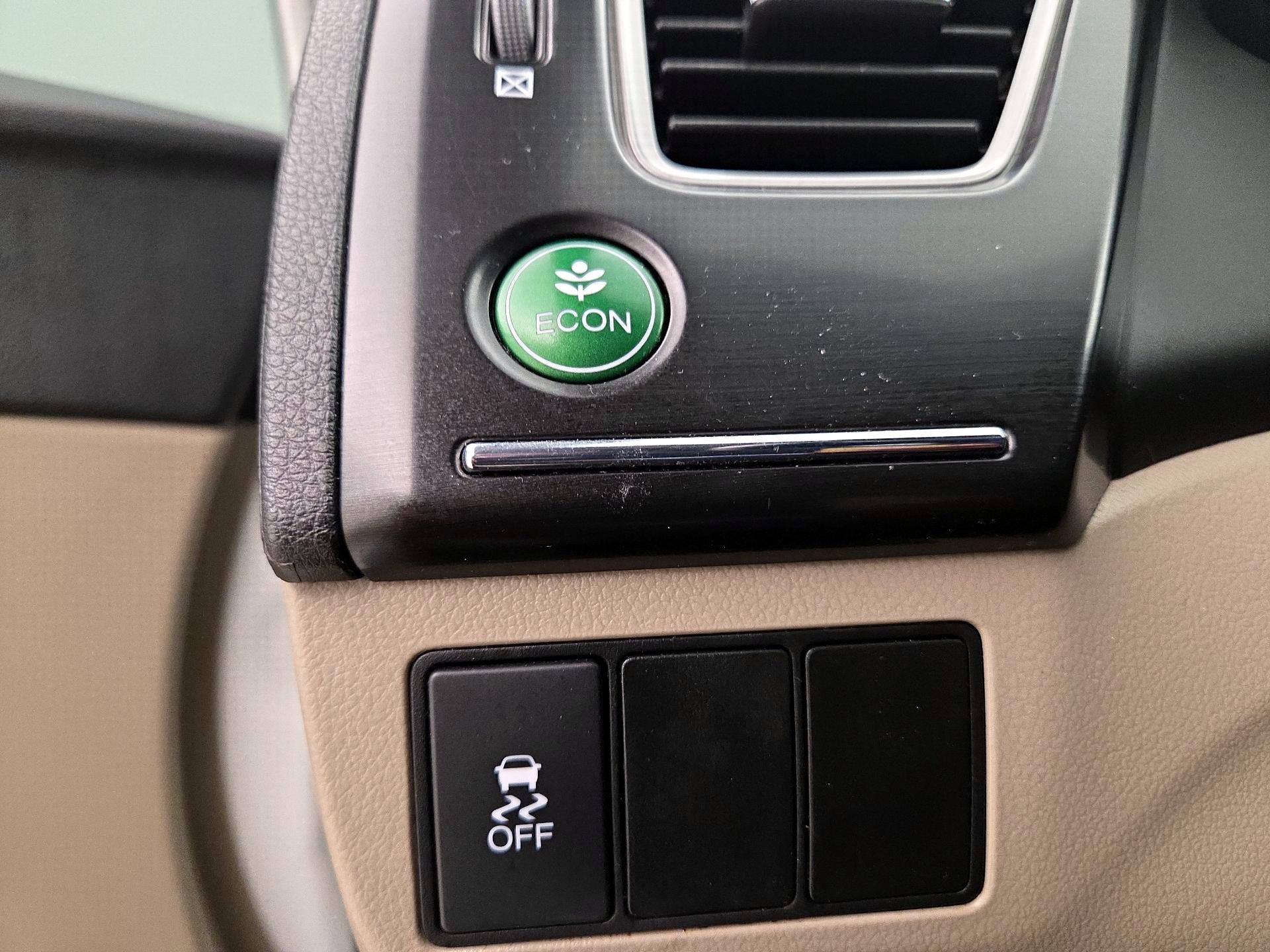 Thumbnail: 2015 Honda Civic - 13