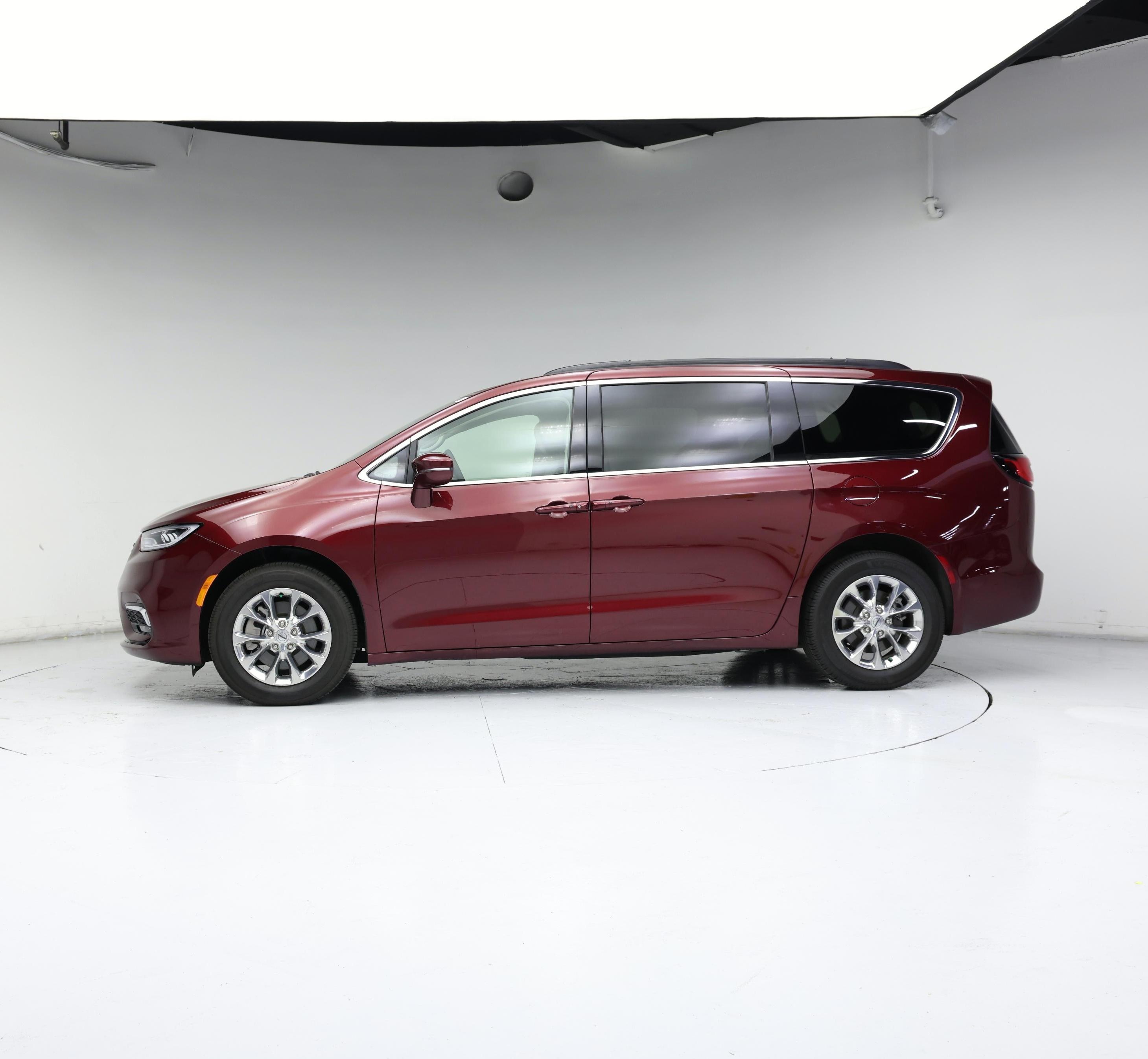 Thumbnail: 2022 Chrysler Pacifica - 3