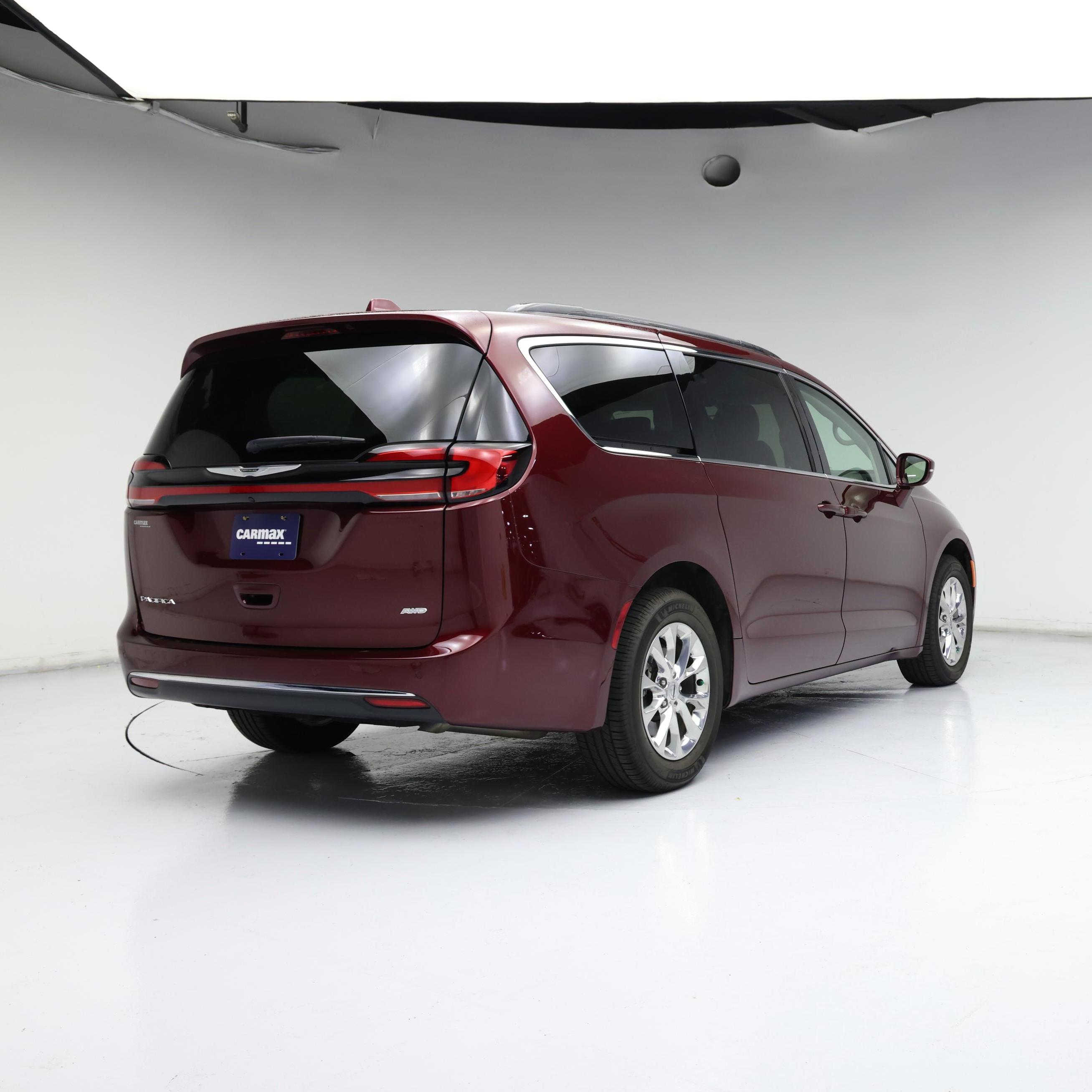 Thumbnail: 2022 Chrysler Pacifica - 8