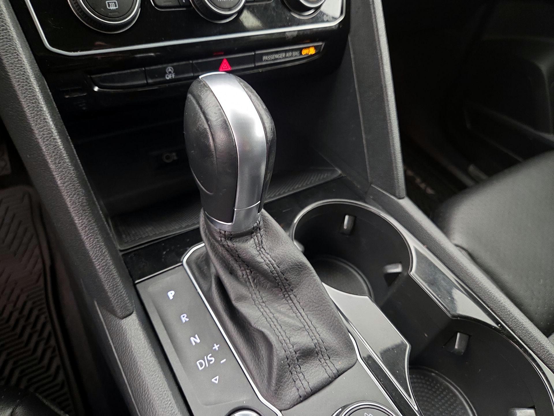 Thumbnail: 2018 Volkswagen Atlas - 17