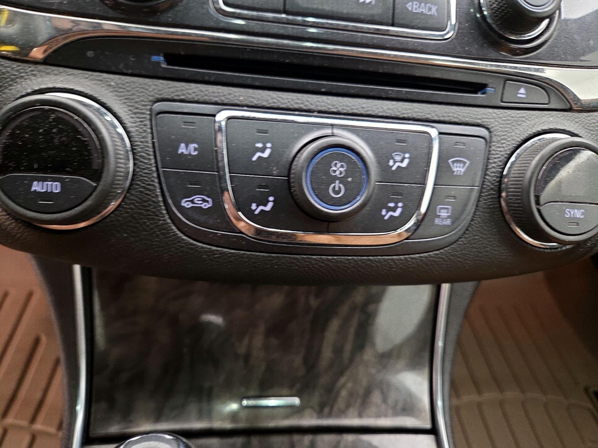 Thumbnail: 2015 Chevrolet Impala - 16