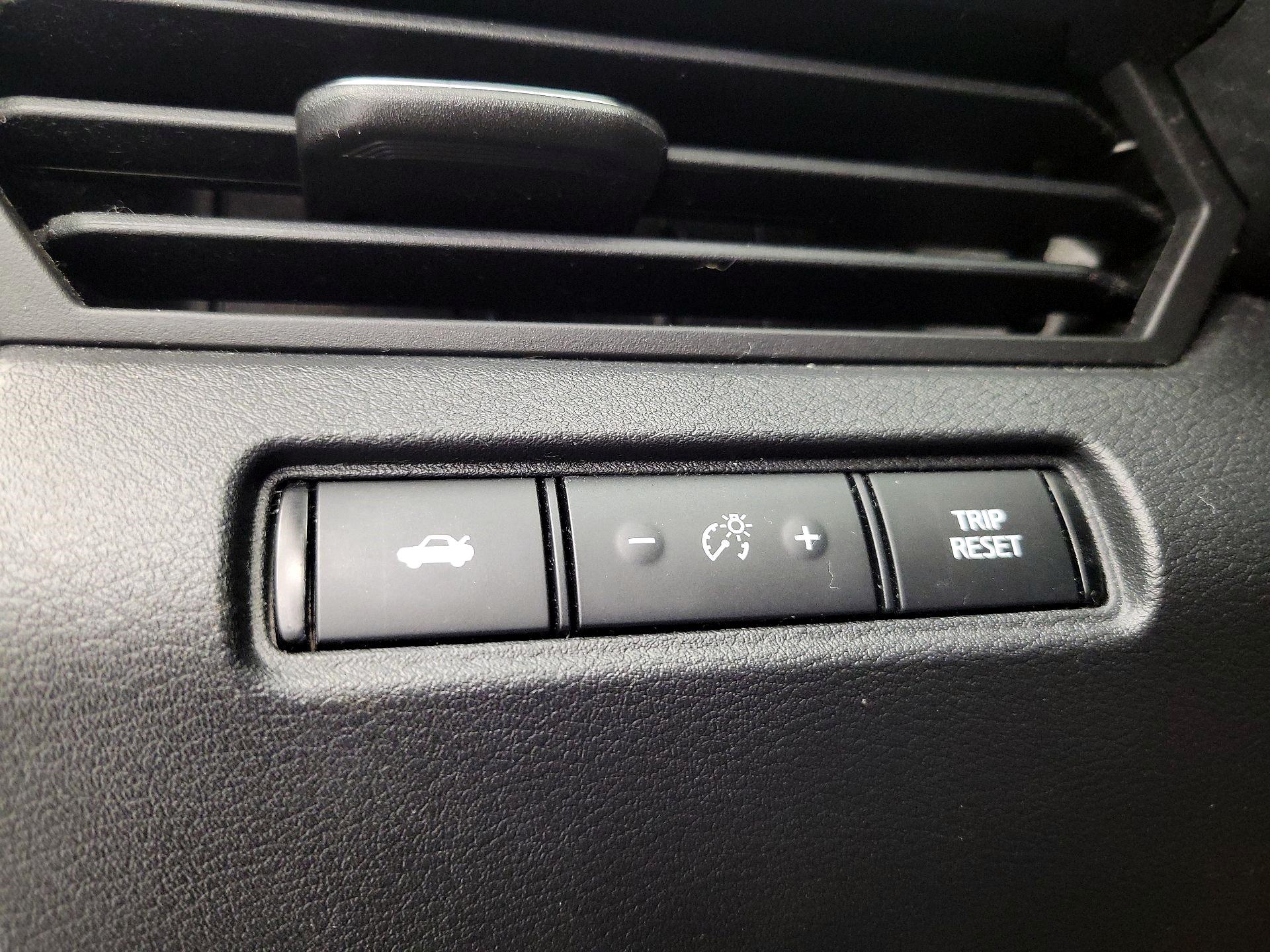 Thumbnail: 2020 Nissan Altima - 11