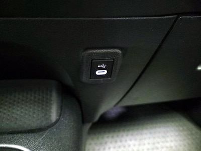 USB/AUX Ports
