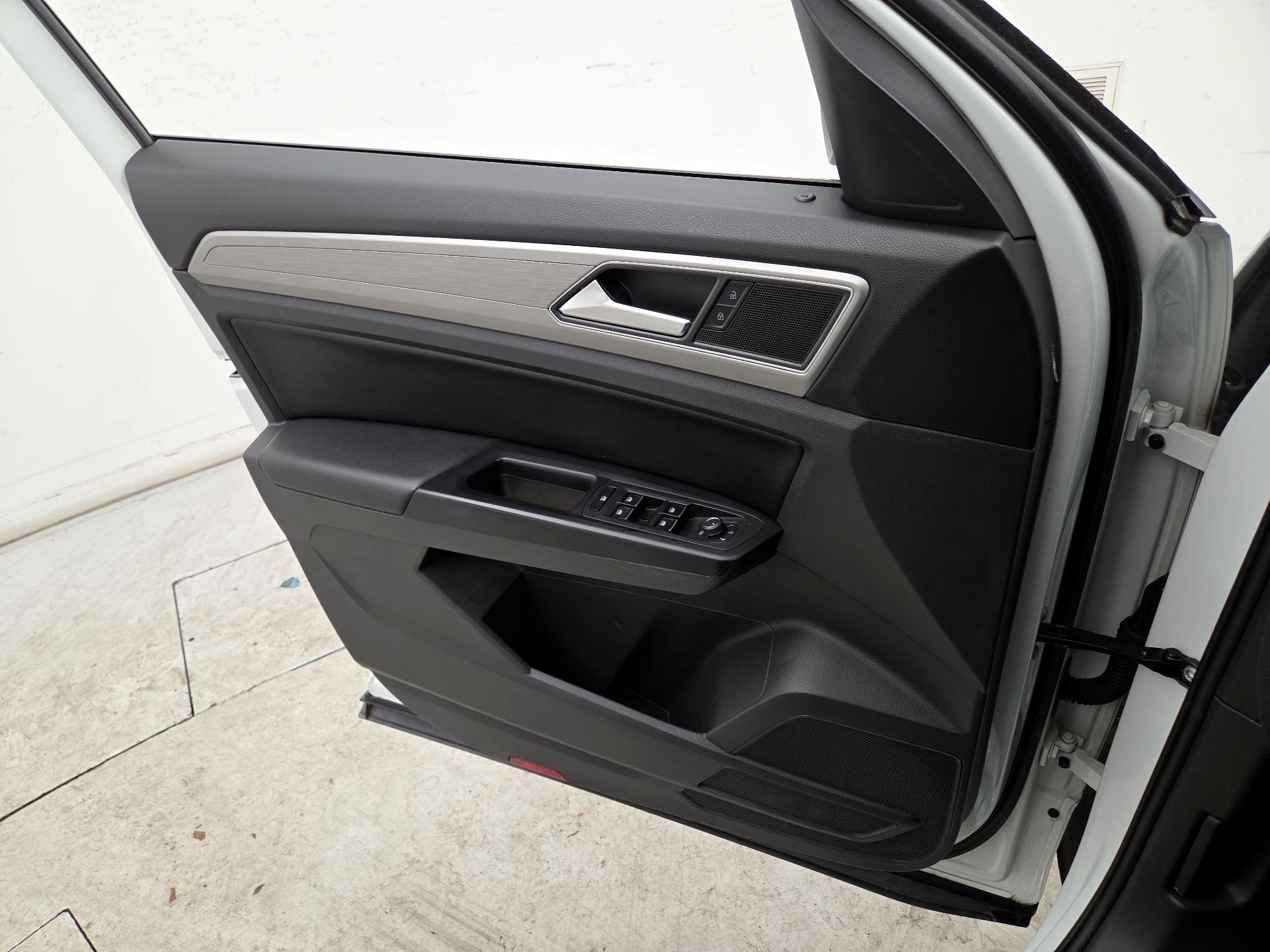 Thumbnail: 2019 Volkswagen Atlas - 12