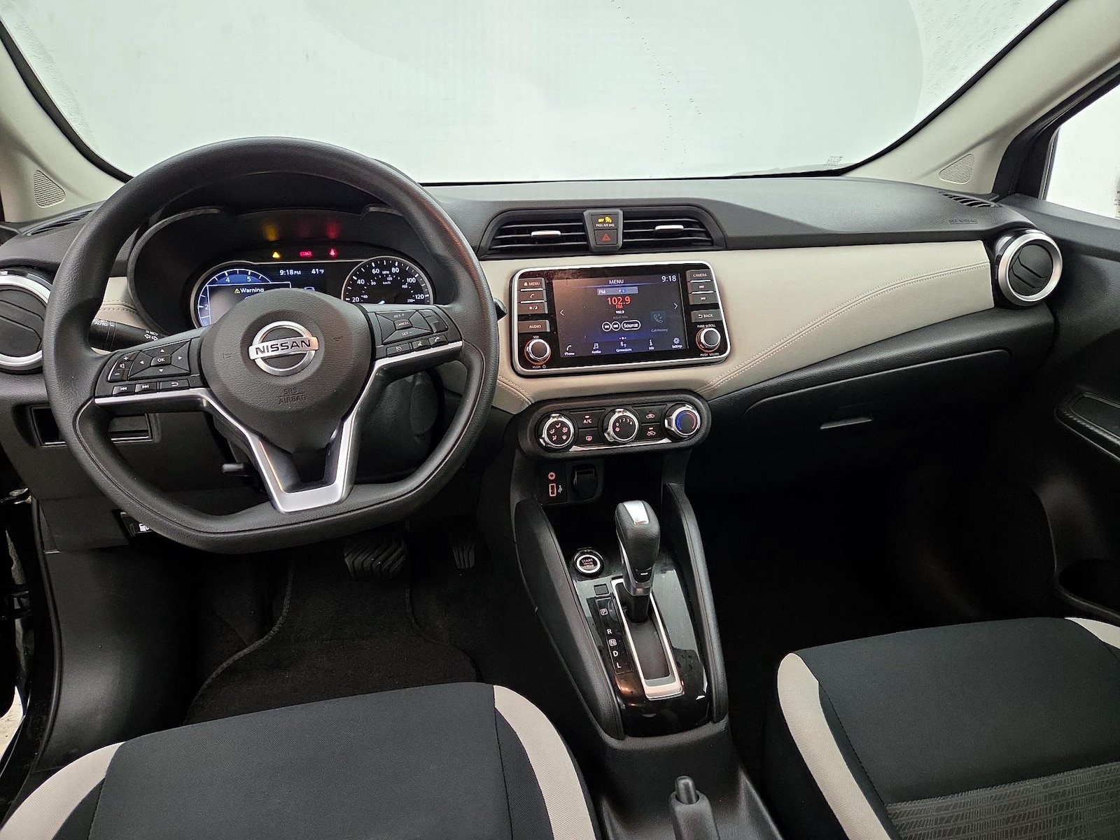 2020 Nissan Versa Sedan SV - Photo 10