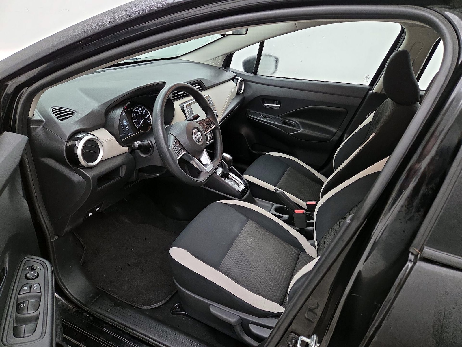2020 Nissan Versa Sedan SV - Photo 12