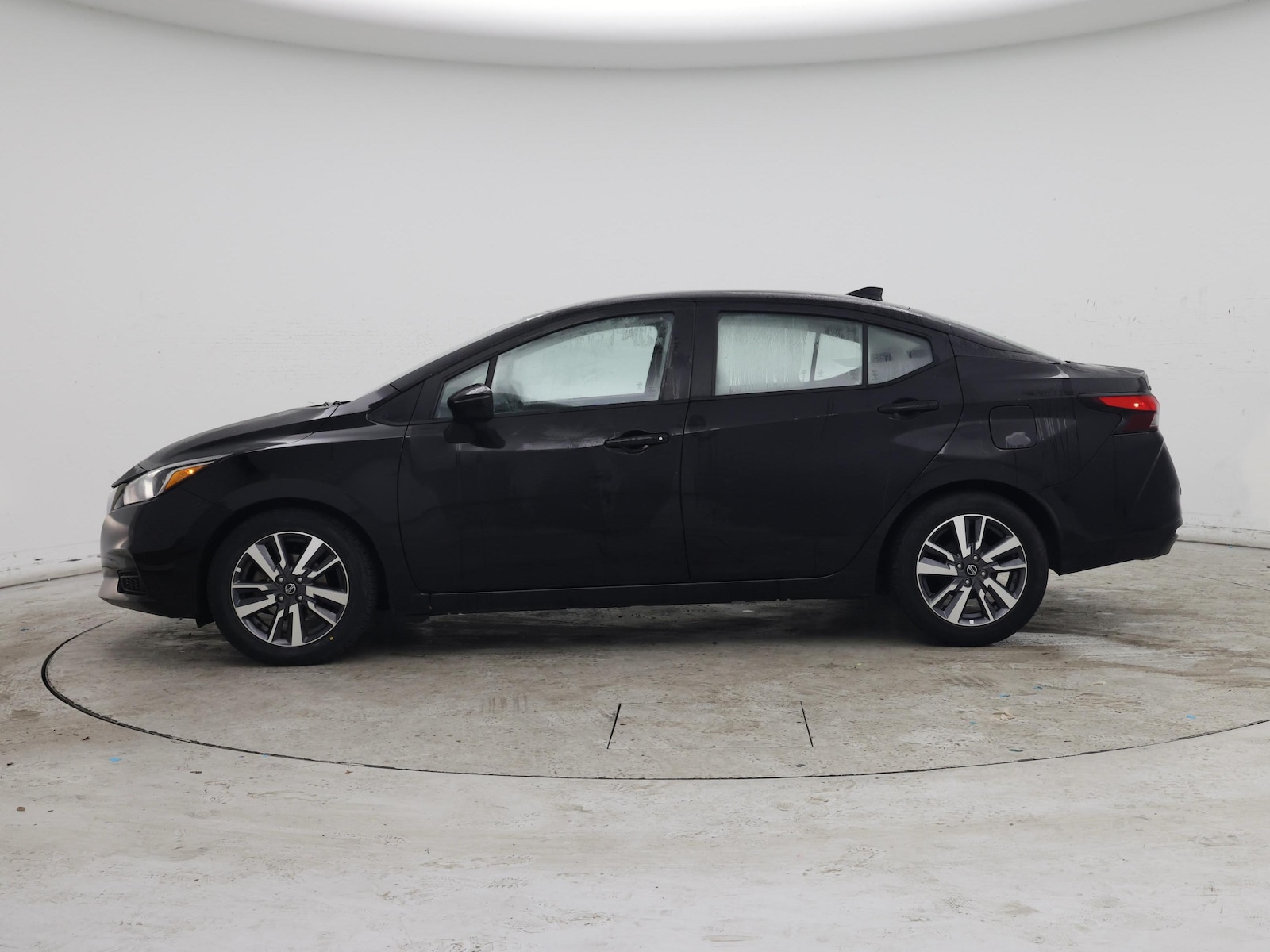 2020 Nissan Versa Sedan SV - Photo 4