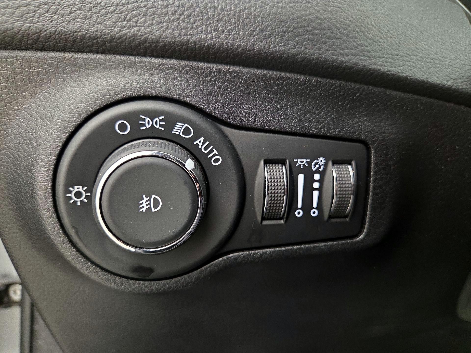 Thumbnail: 2019 Jeep Compass - 13