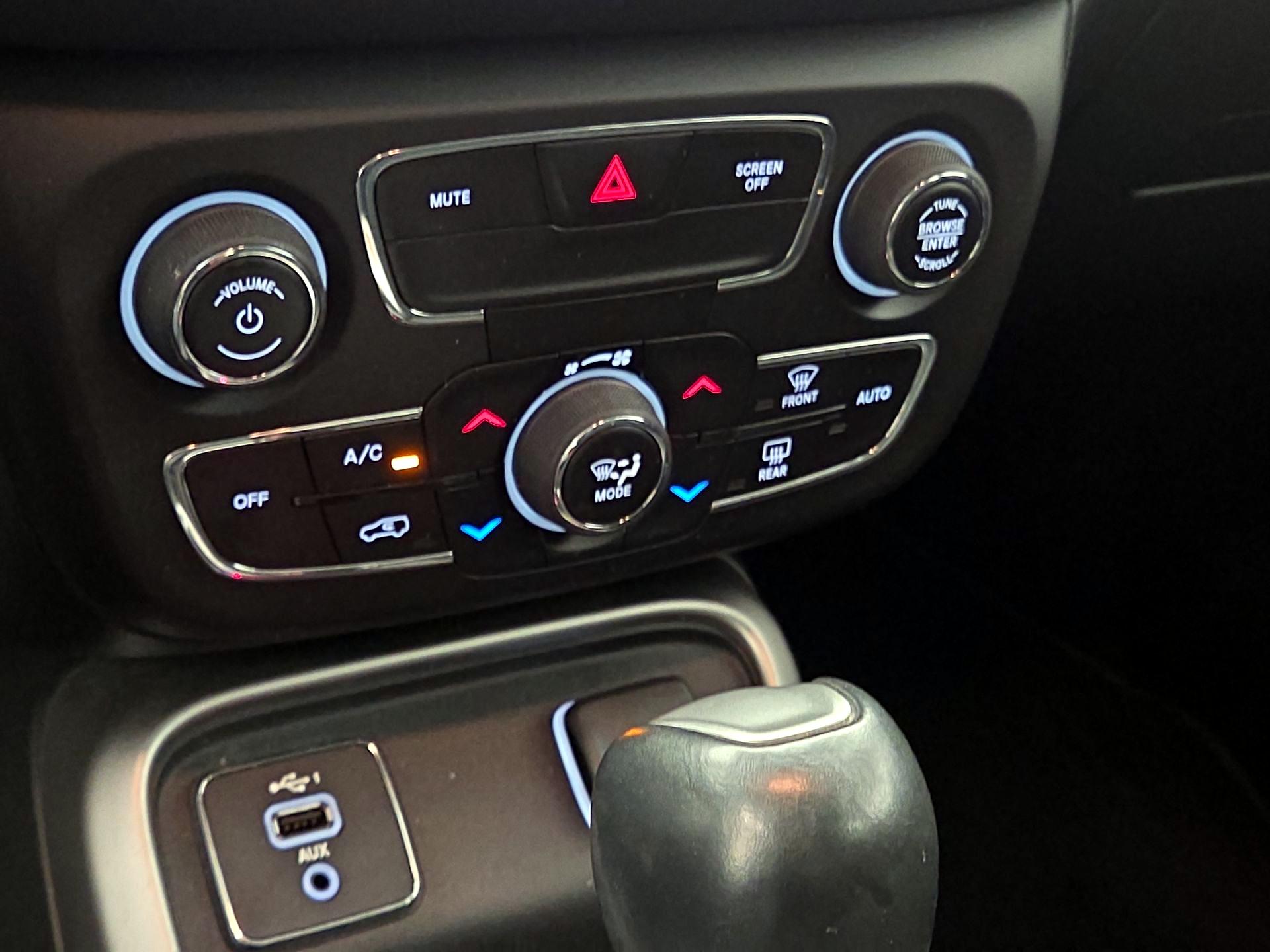 Thumbnail: 2019 Jeep Compass - 16