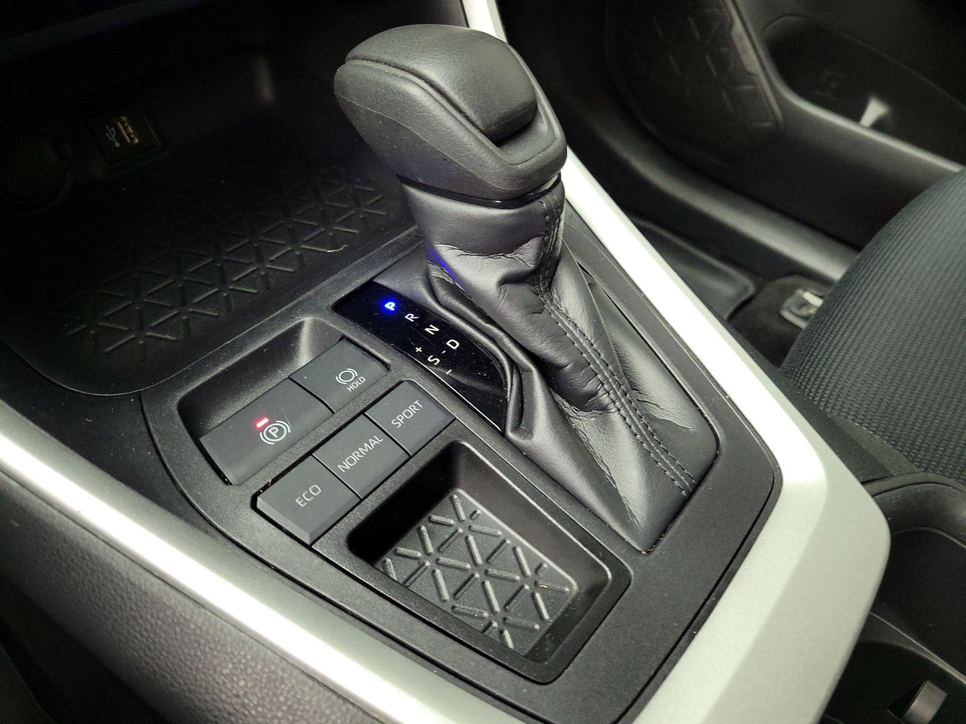 Thumbnail: 2024 Toyota RAV4 - 17