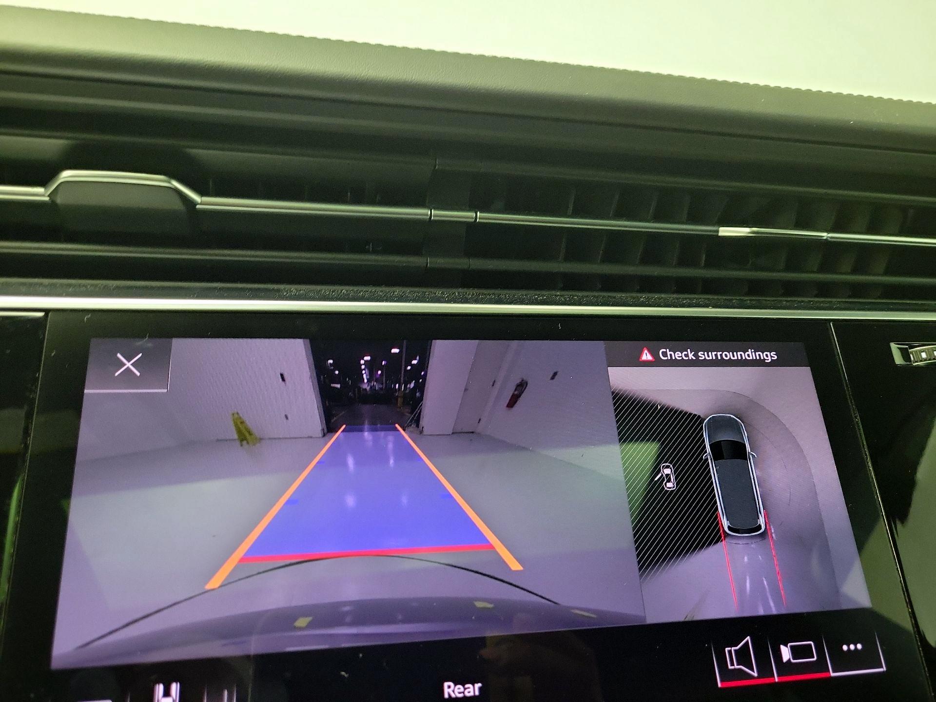 Thumbnail: 2021 Audi SQ7 - 14