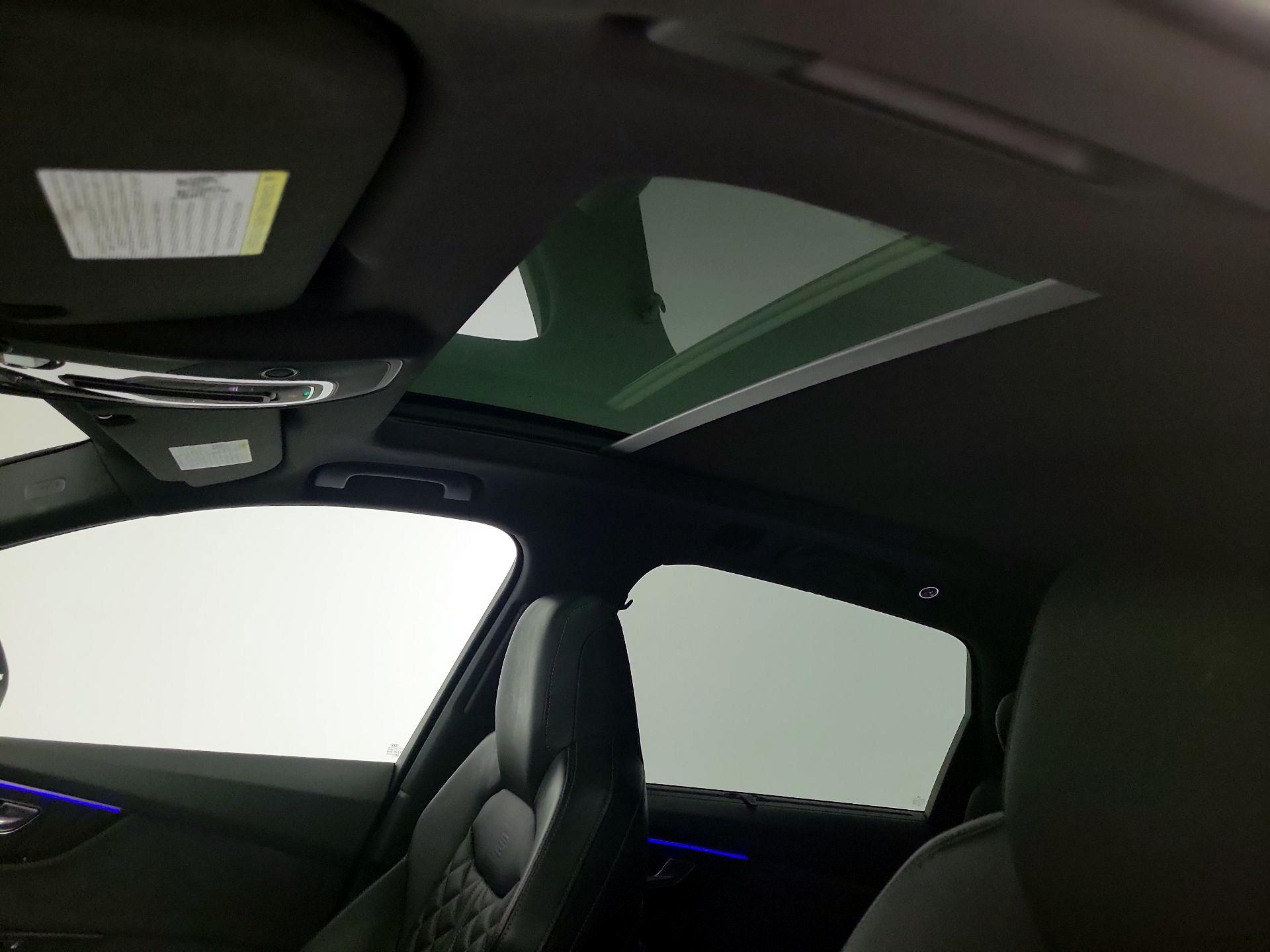 Thumbnail: 2021 Audi SQ7 - 19