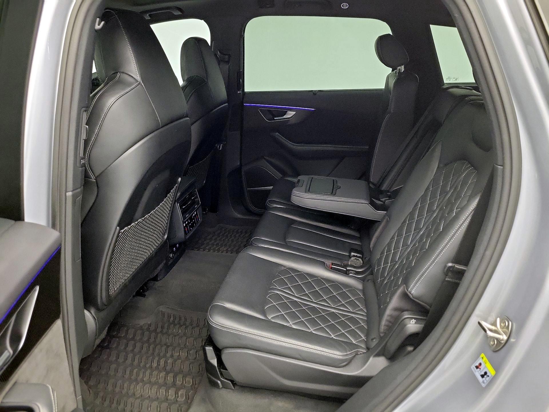 Thumbnail: 2021 Audi SQ7 - 20