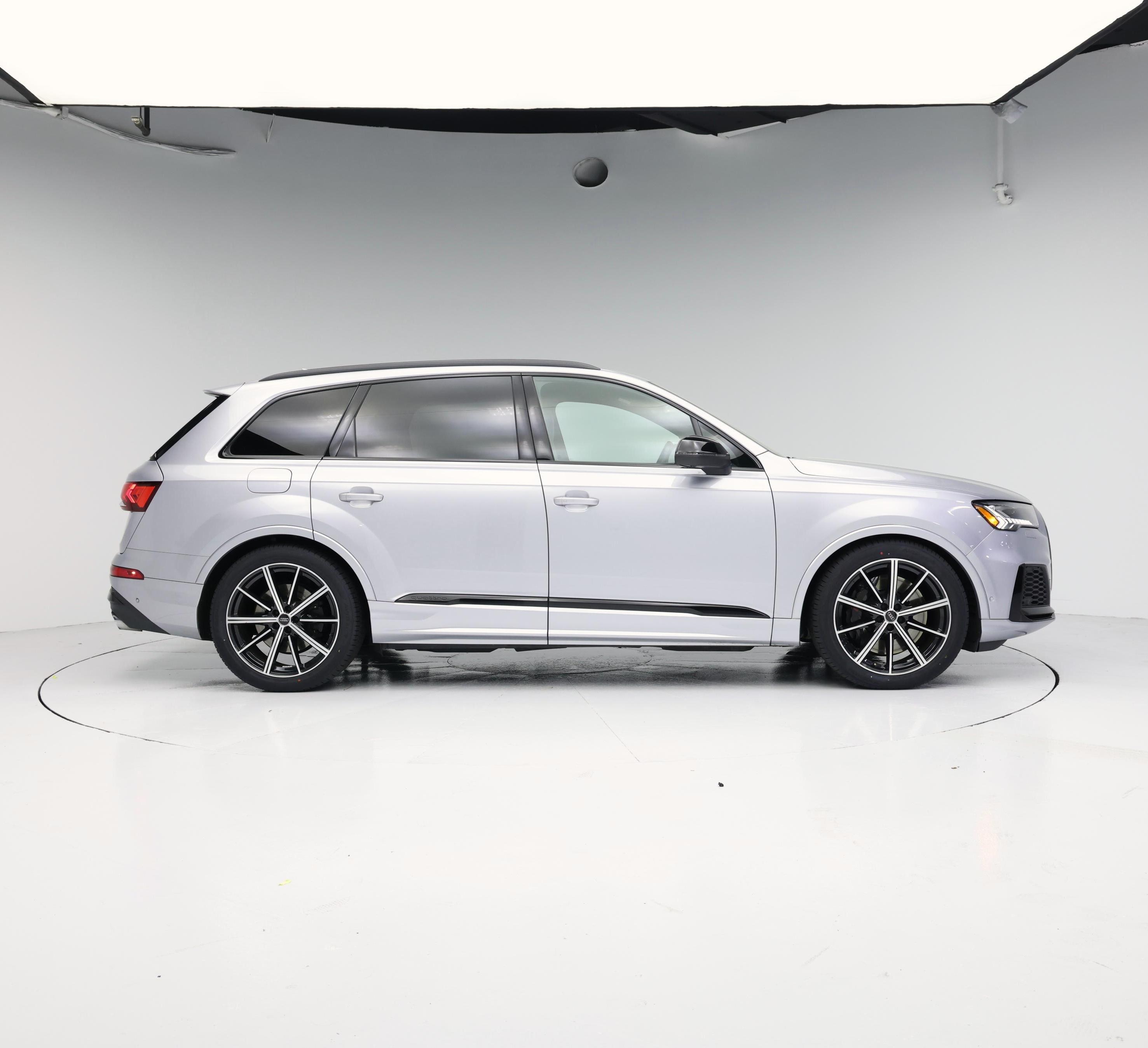 Thumbnail: 2021 Audi SQ7 - 7