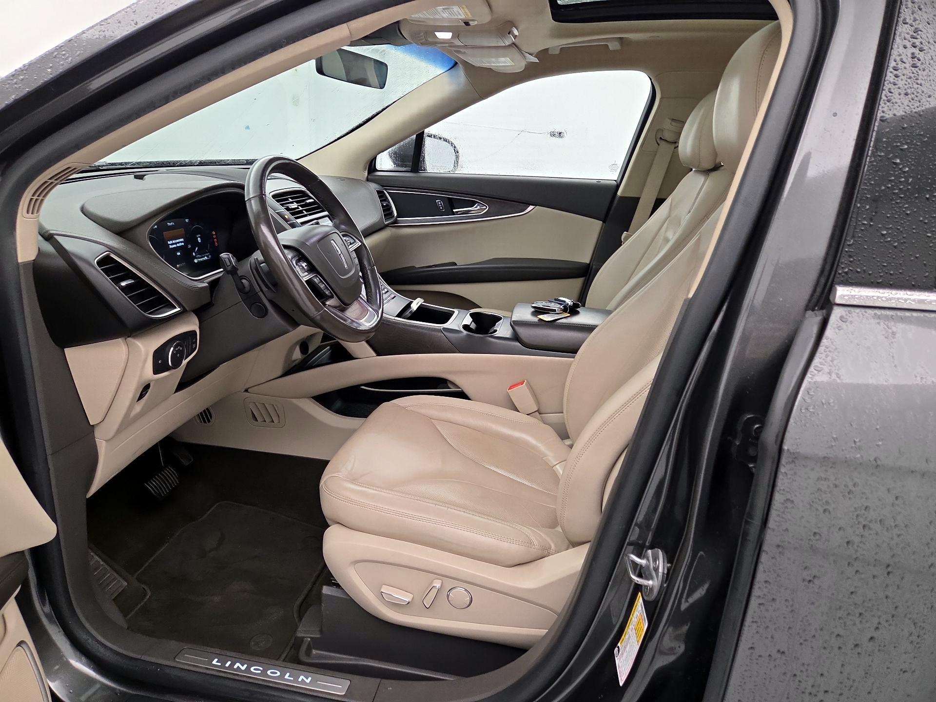 Thumbnail: 2019 Lincoln Nautilus - 11