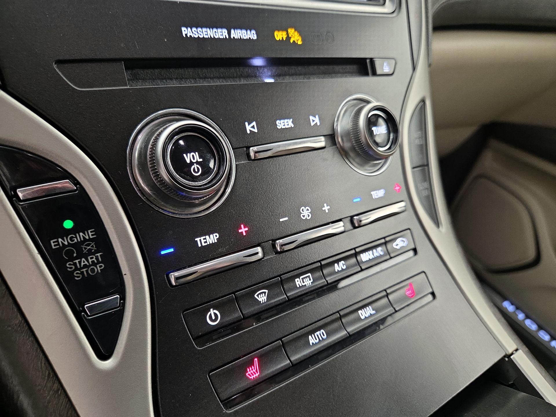 Thumbnail: 2019 Lincoln Nautilus - 16