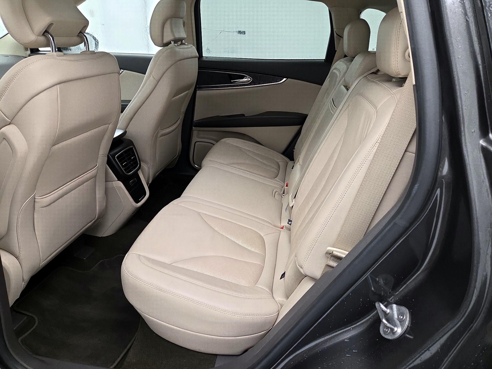 Thumbnail: 2019 Lincoln Nautilus - 20