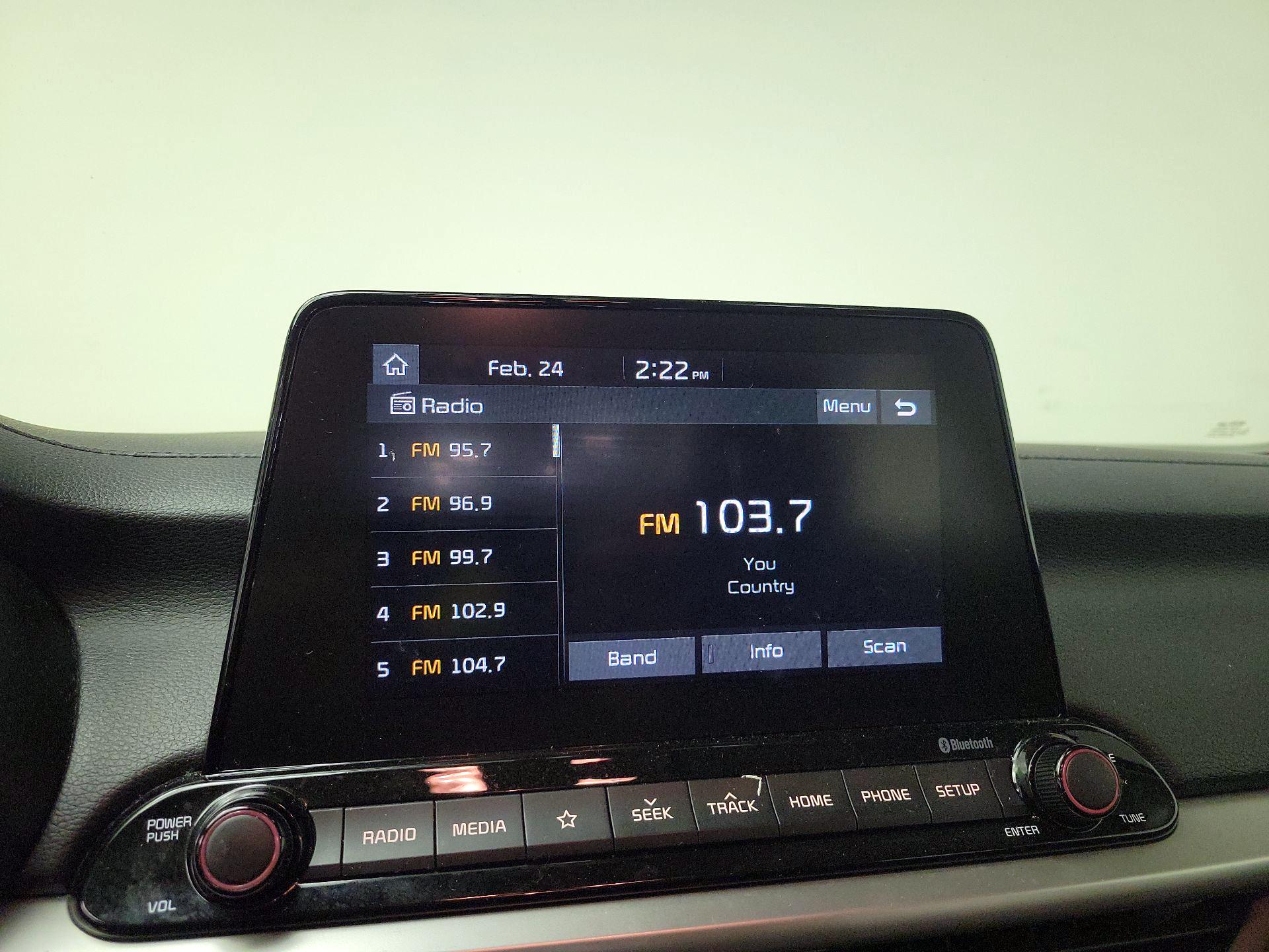 Thumbnail: 2021 Kia Forte - 14