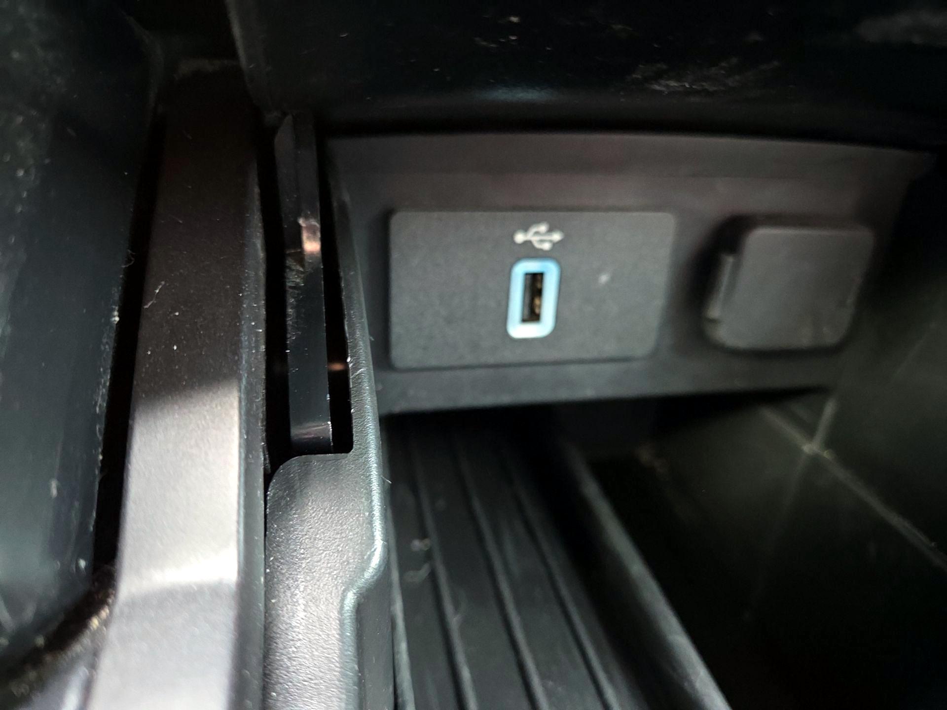 Thumbnail: 2019 Ford Explorer - 16