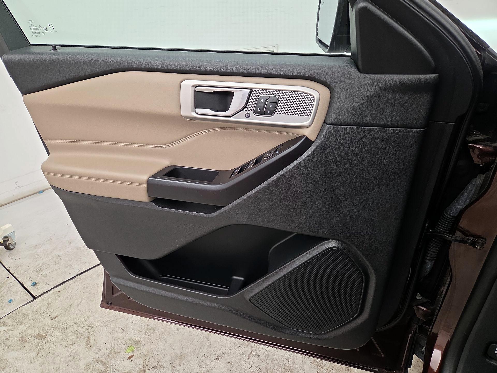 Thumbnail: 2020 Ford Explorer - 12