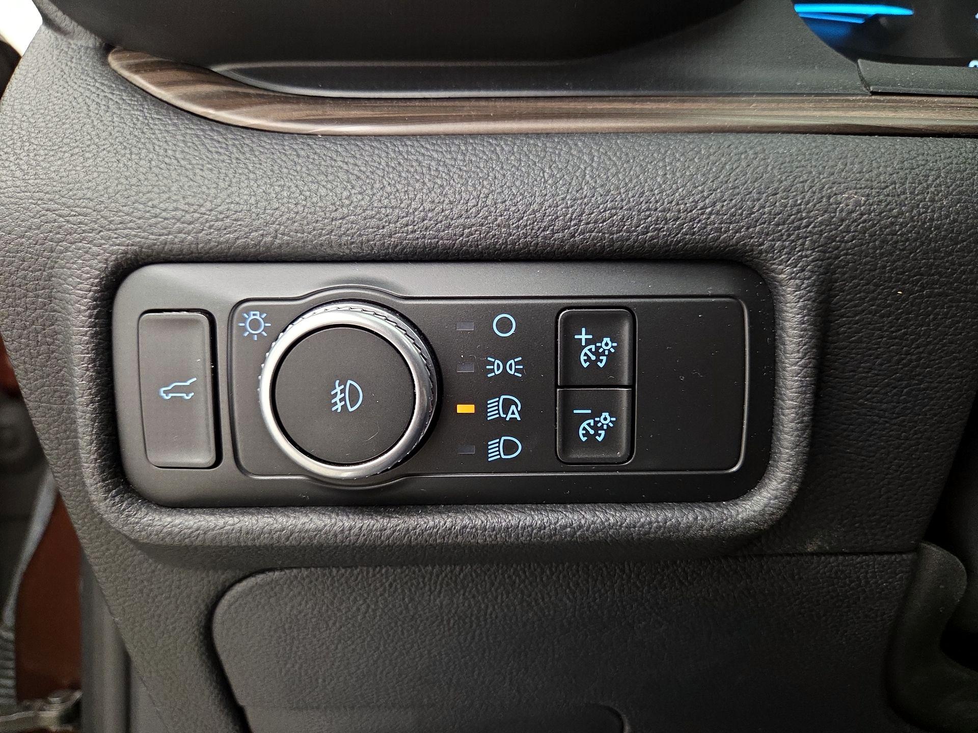 Thumbnail: 2020 Ford Explorer - 13