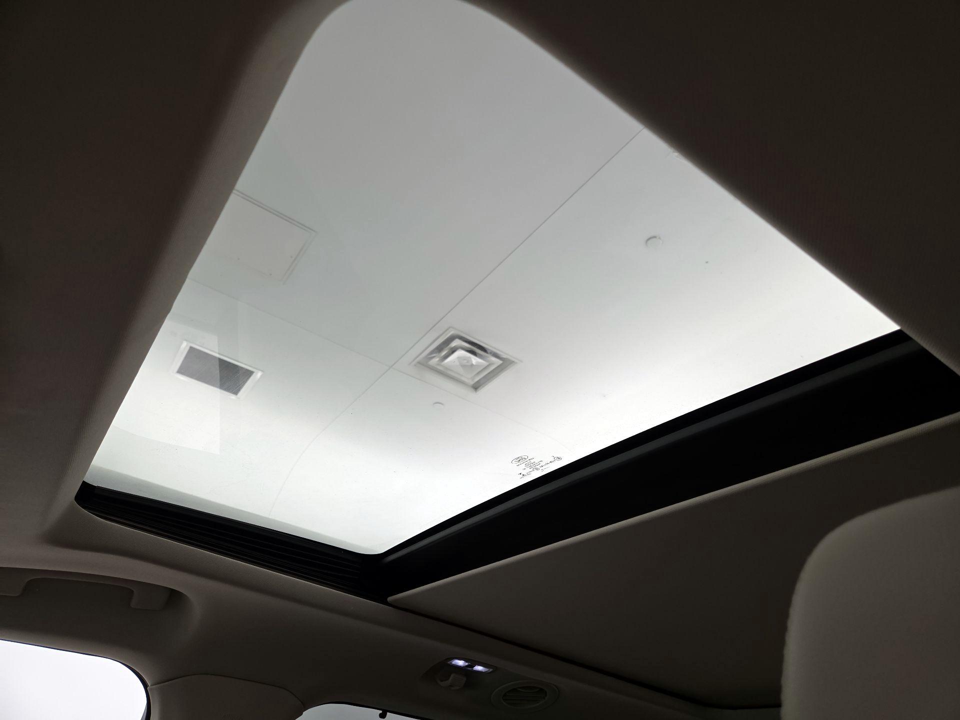 Thumbnail: 2020 Ford Explorer - 20