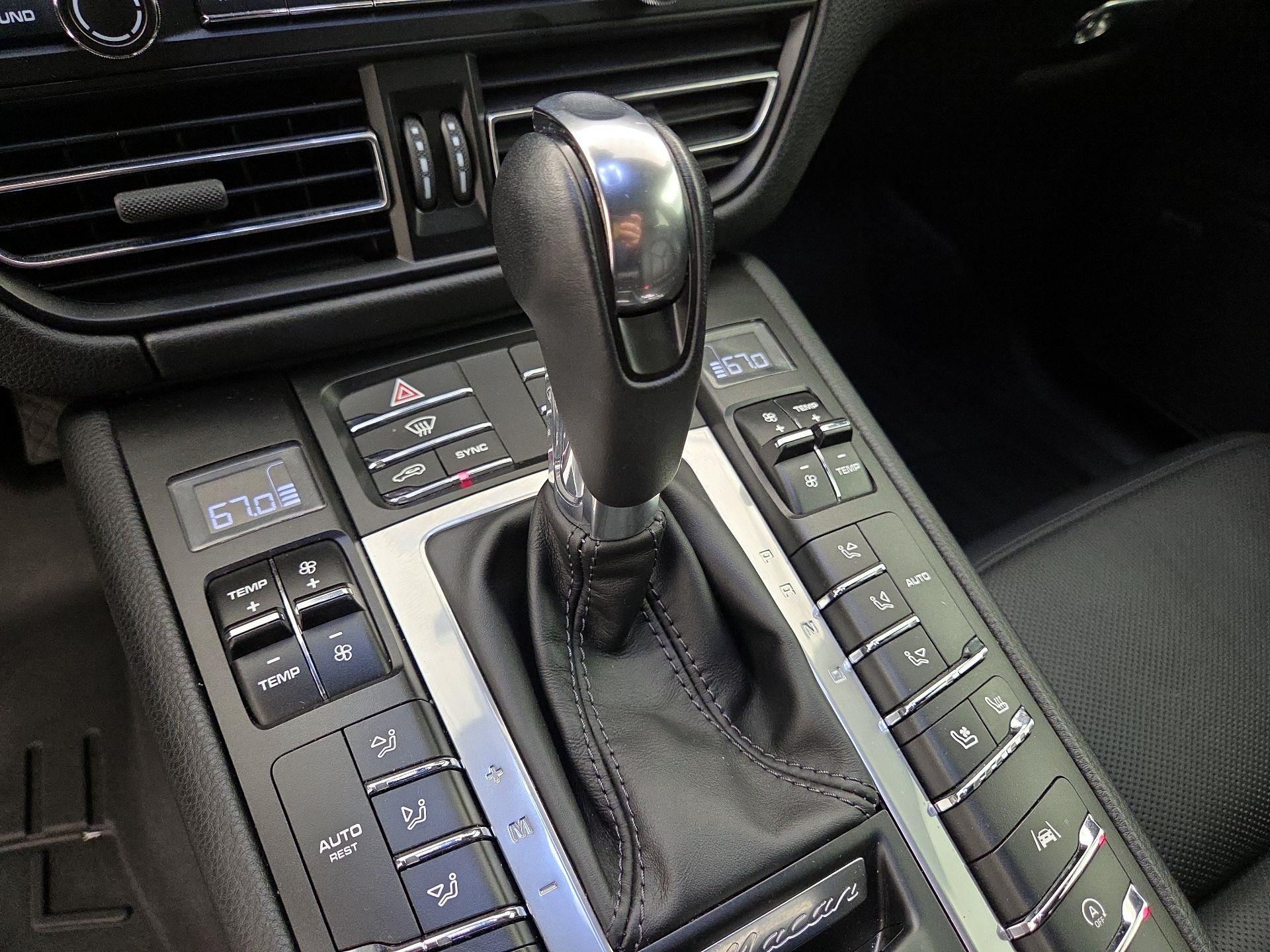 Thumbnail: 2019 Porsche Macan - 17