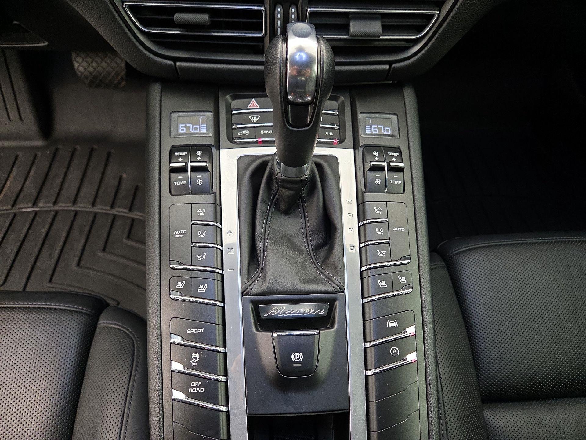 Thumbnail: 2019 Porsche Macan - 18