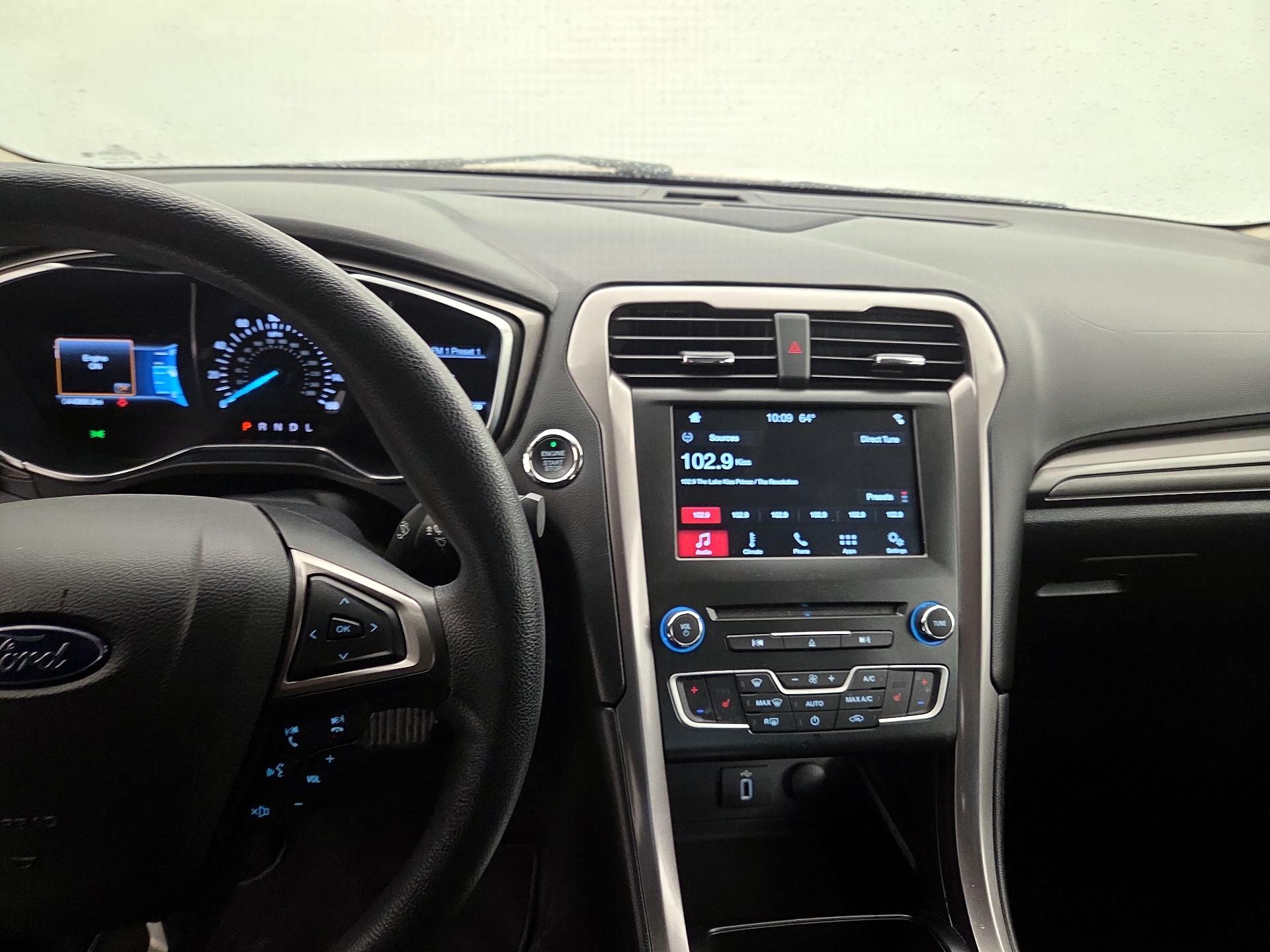 Thumbnail: 2017 Ford Fusion - 9