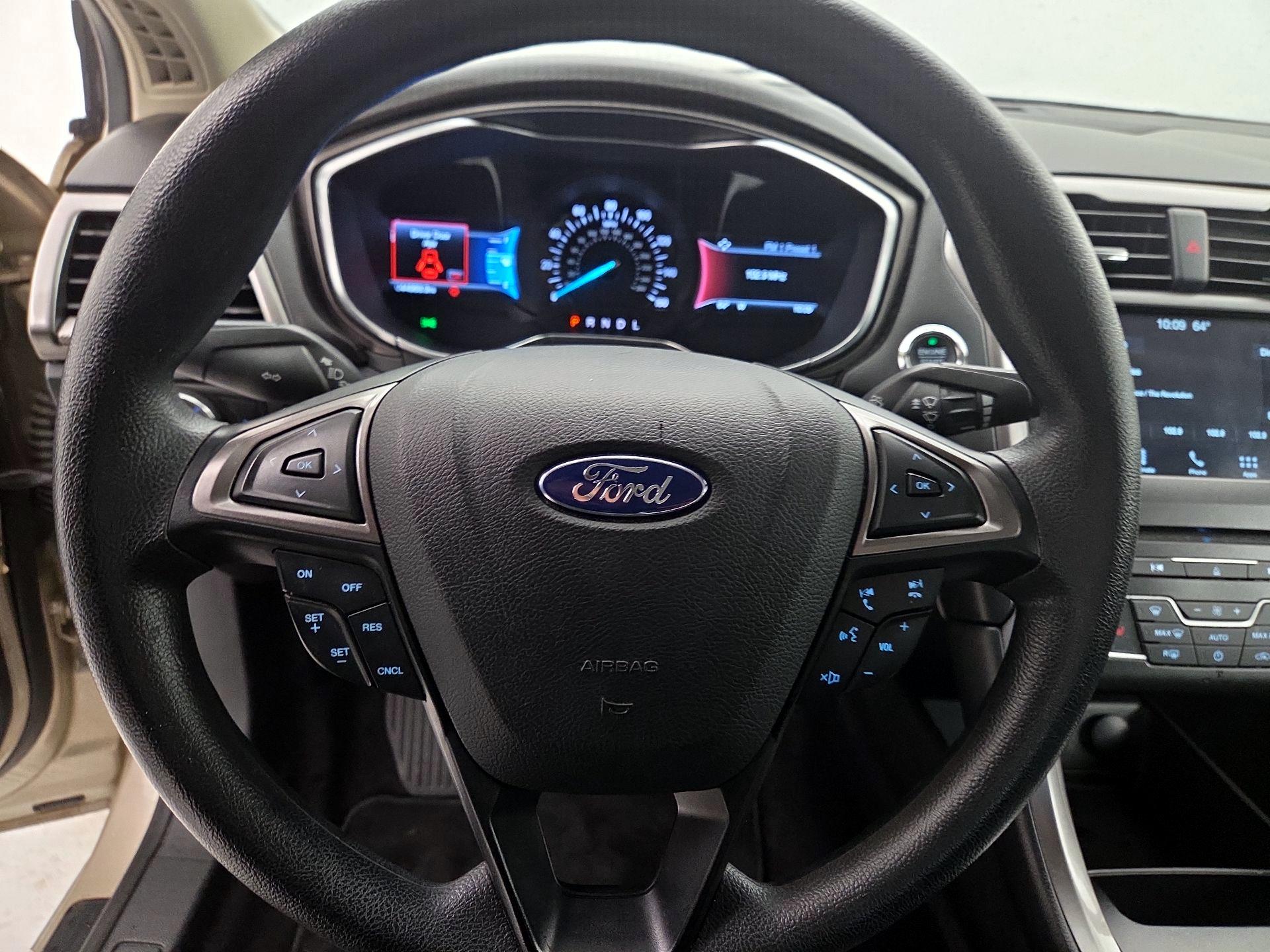 Thumbnail: 2017 Ford Fusion - 10