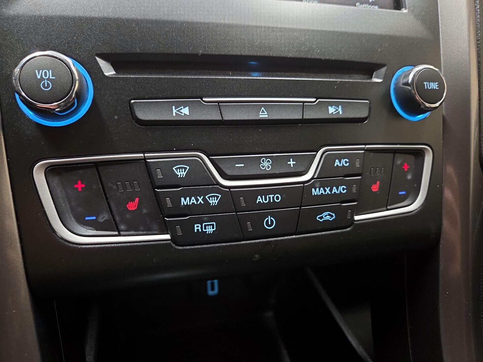Thumbnail: 2017 Ford Fusion - 16