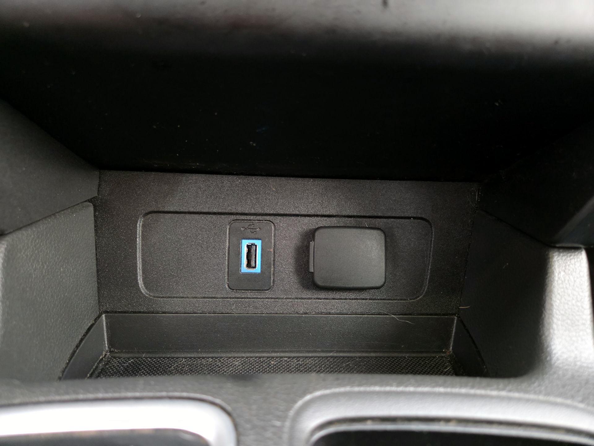 Thumbnail: 2017 Ford Escape - 18