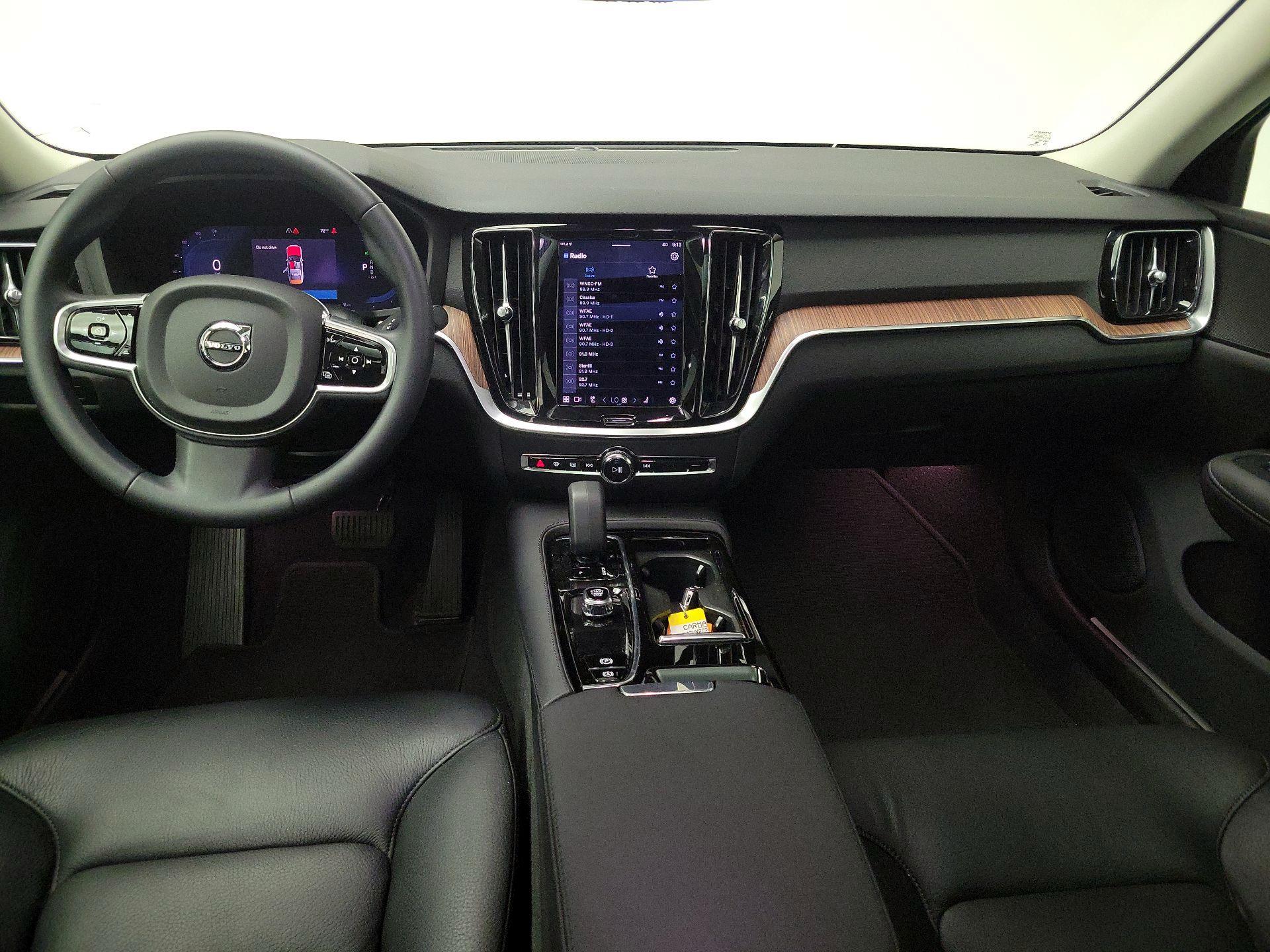 Thumbnail: 2023 Volvo S60 - 9