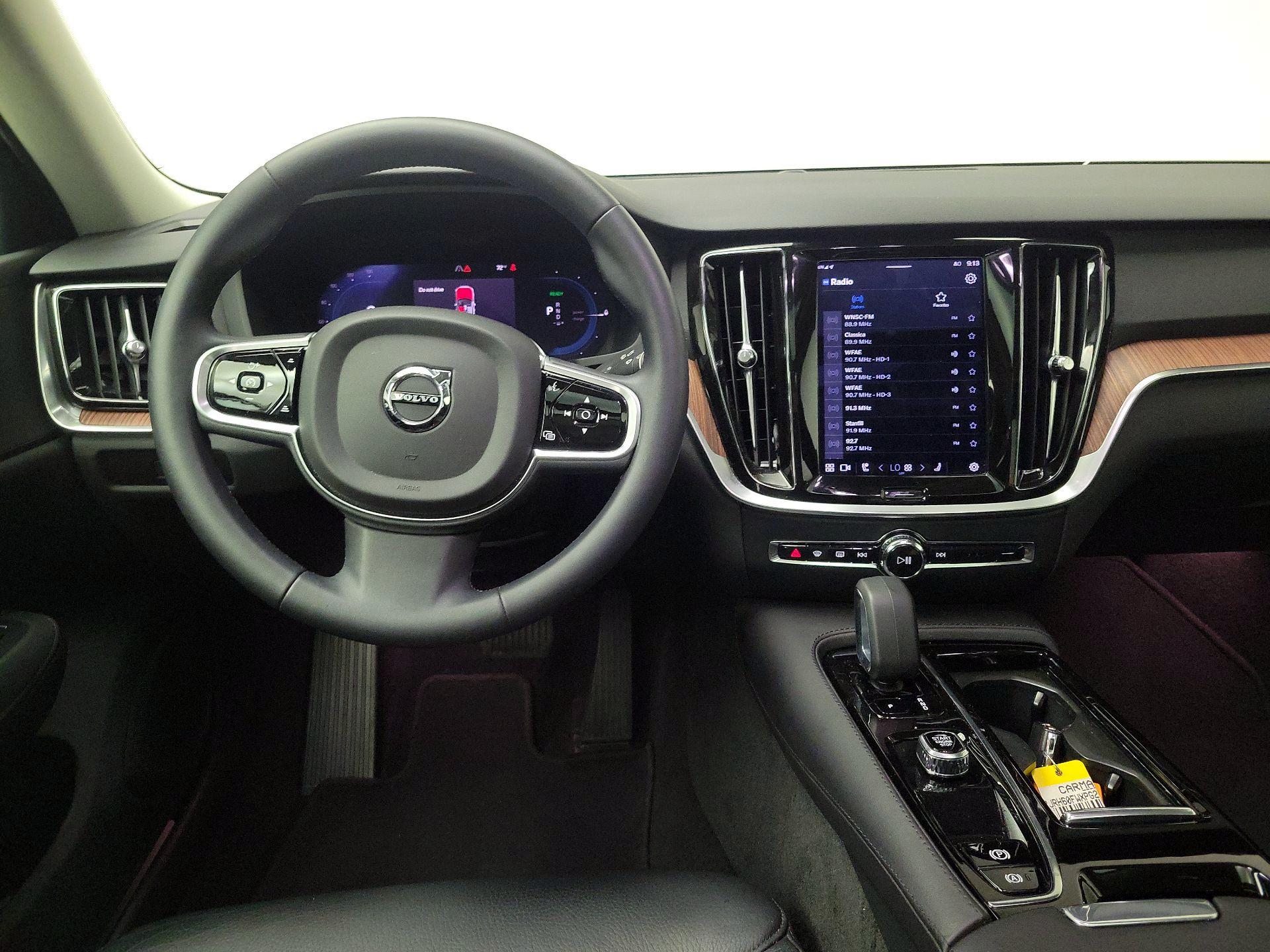 Thumbnail: 2023 Volvo S60 - 10