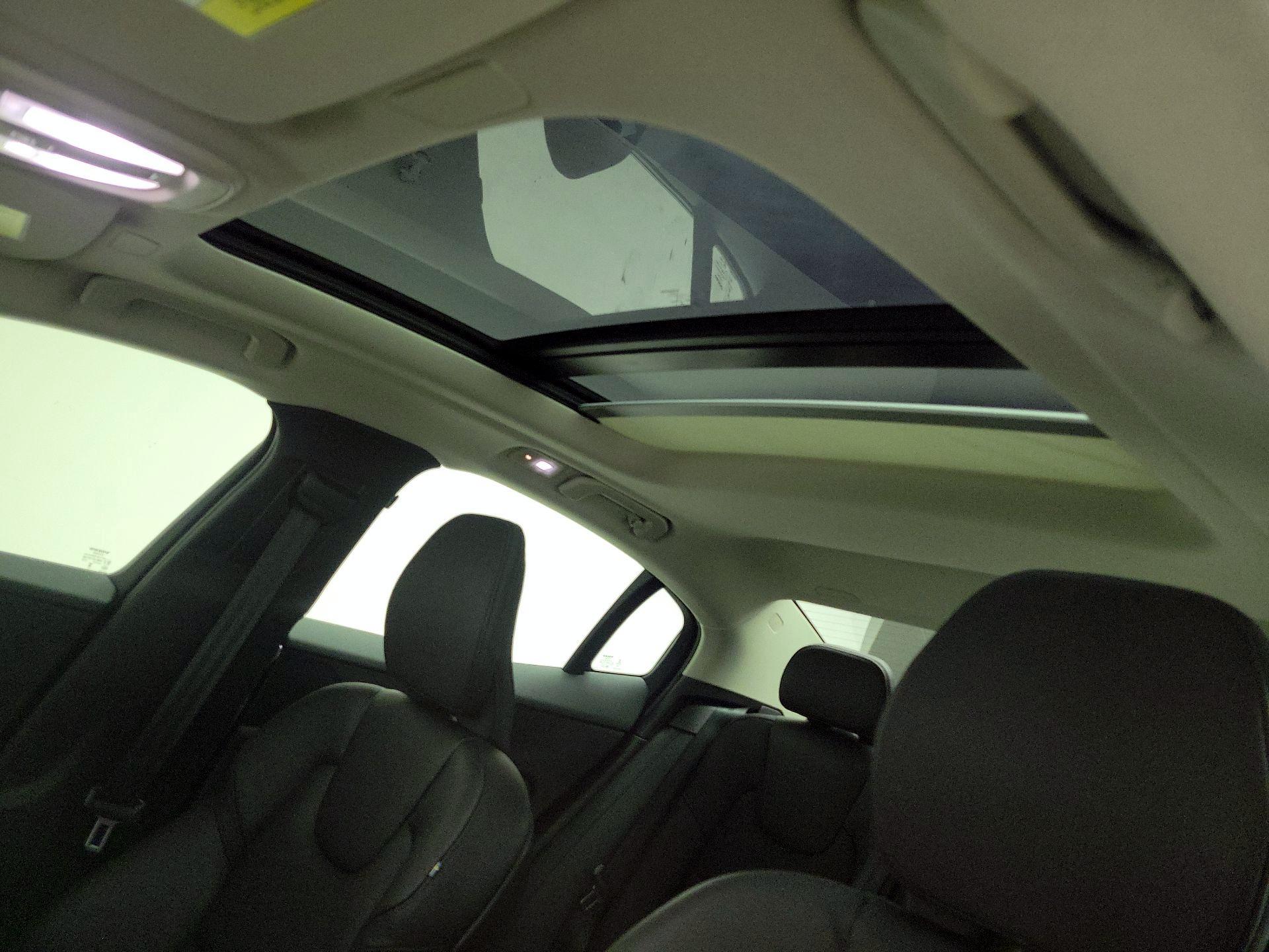 Thumbnail: 2023 Volvo S60 - 20