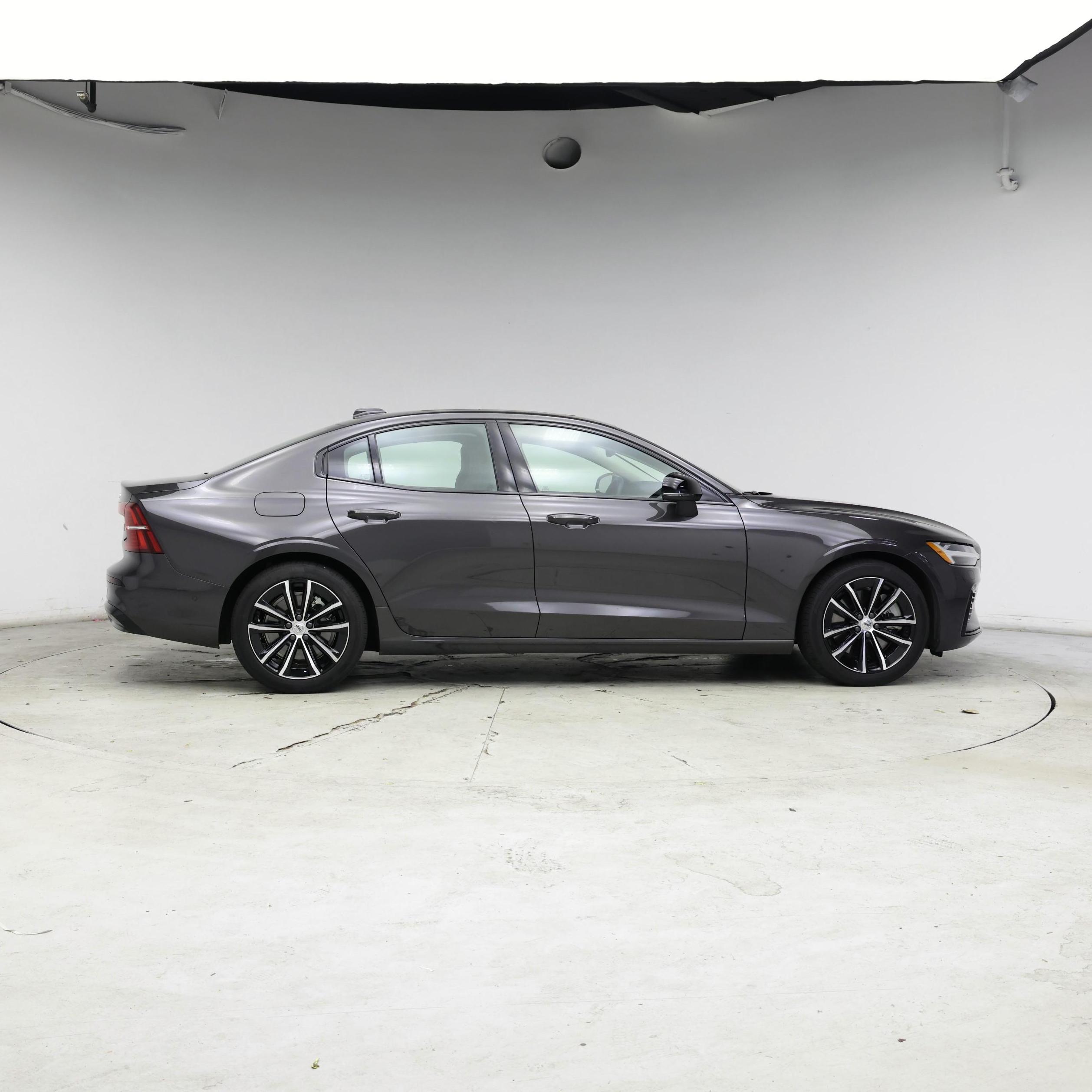 Thumbnail: 2023 Volvo S60 - 7