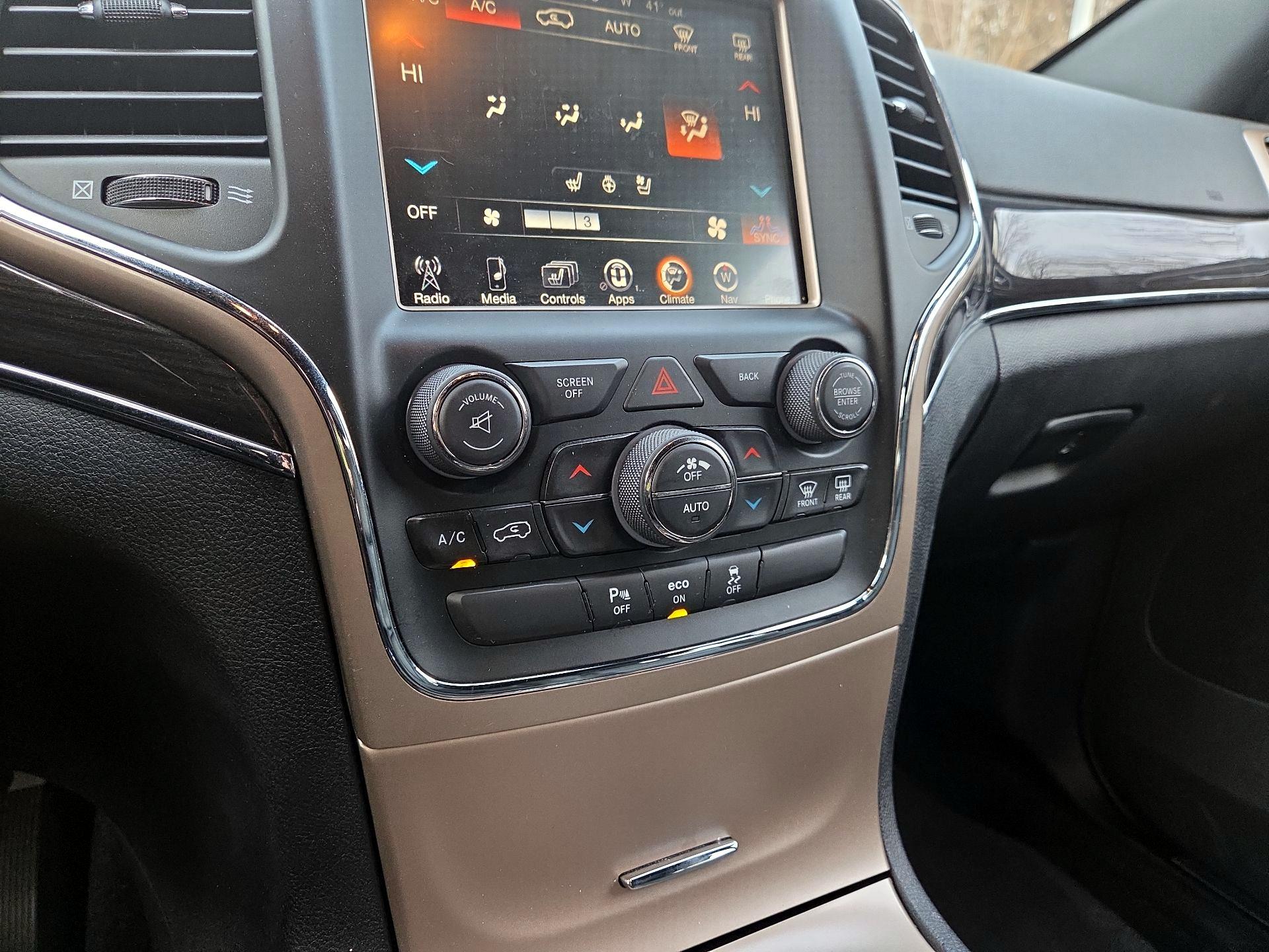 Thumbnail: 2015 Jeep Grand Cherokee - 15