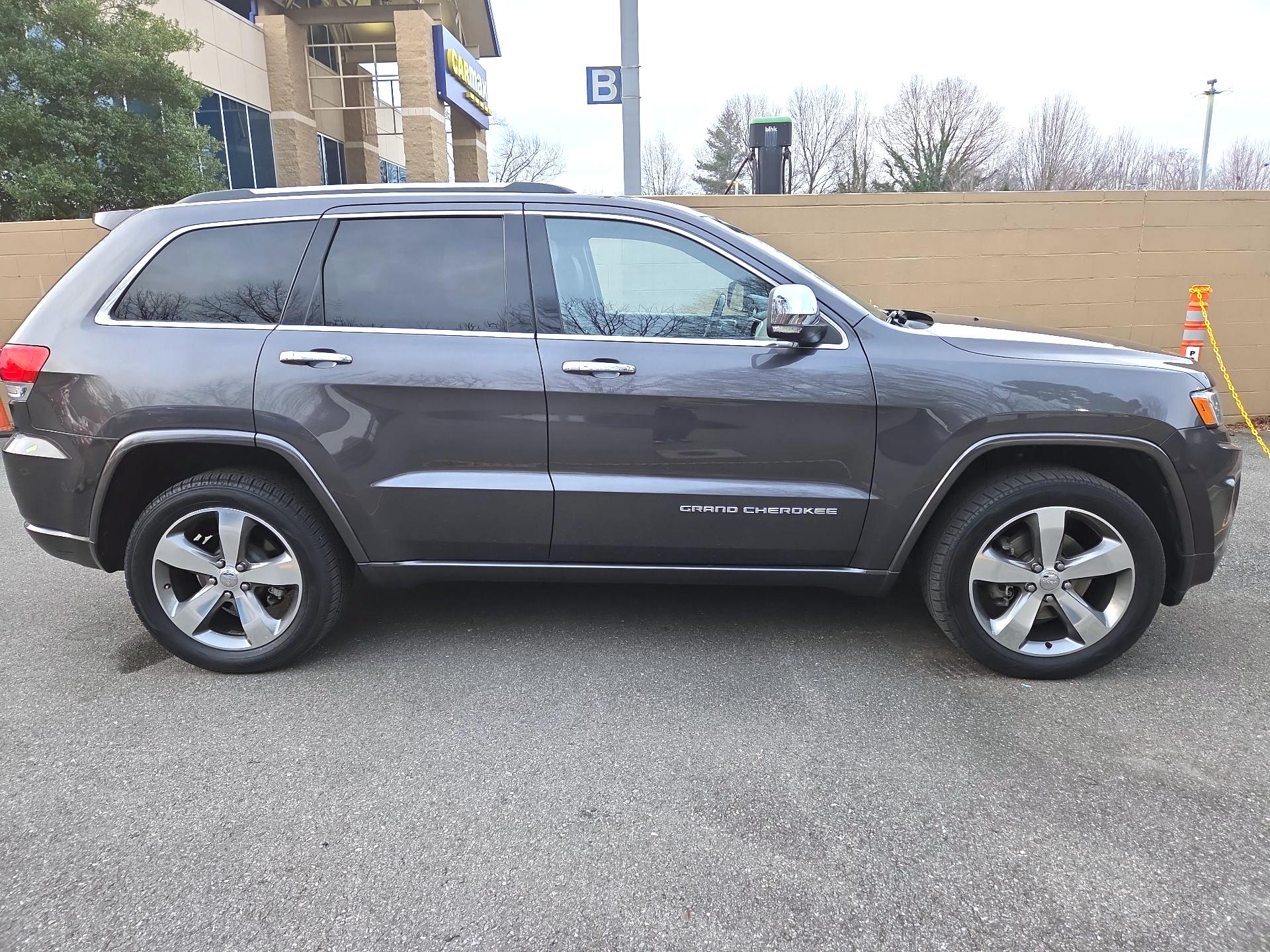 Thumbnail: 2015 Jeep Grand Cherokee - 4