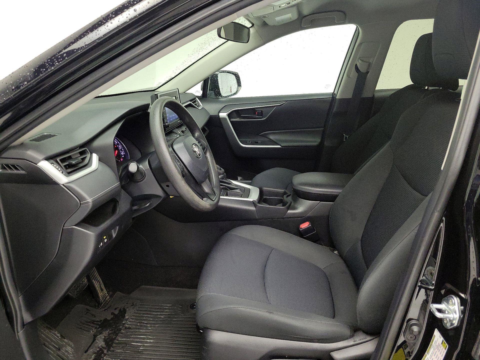 Thumbnail: 2021 Toyota RAV4 - 9