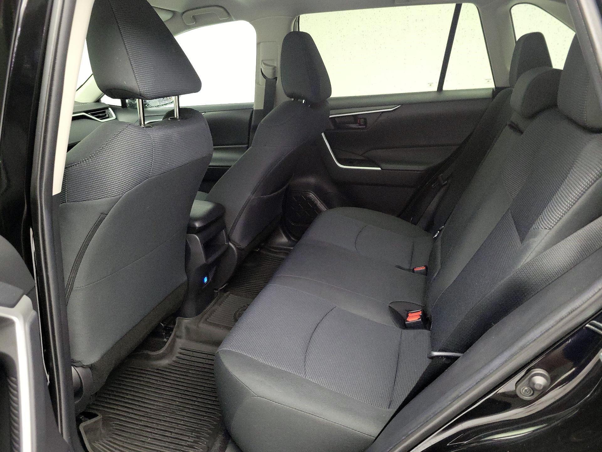 Thumbnail: 2021 Toyota RAV4 - 16