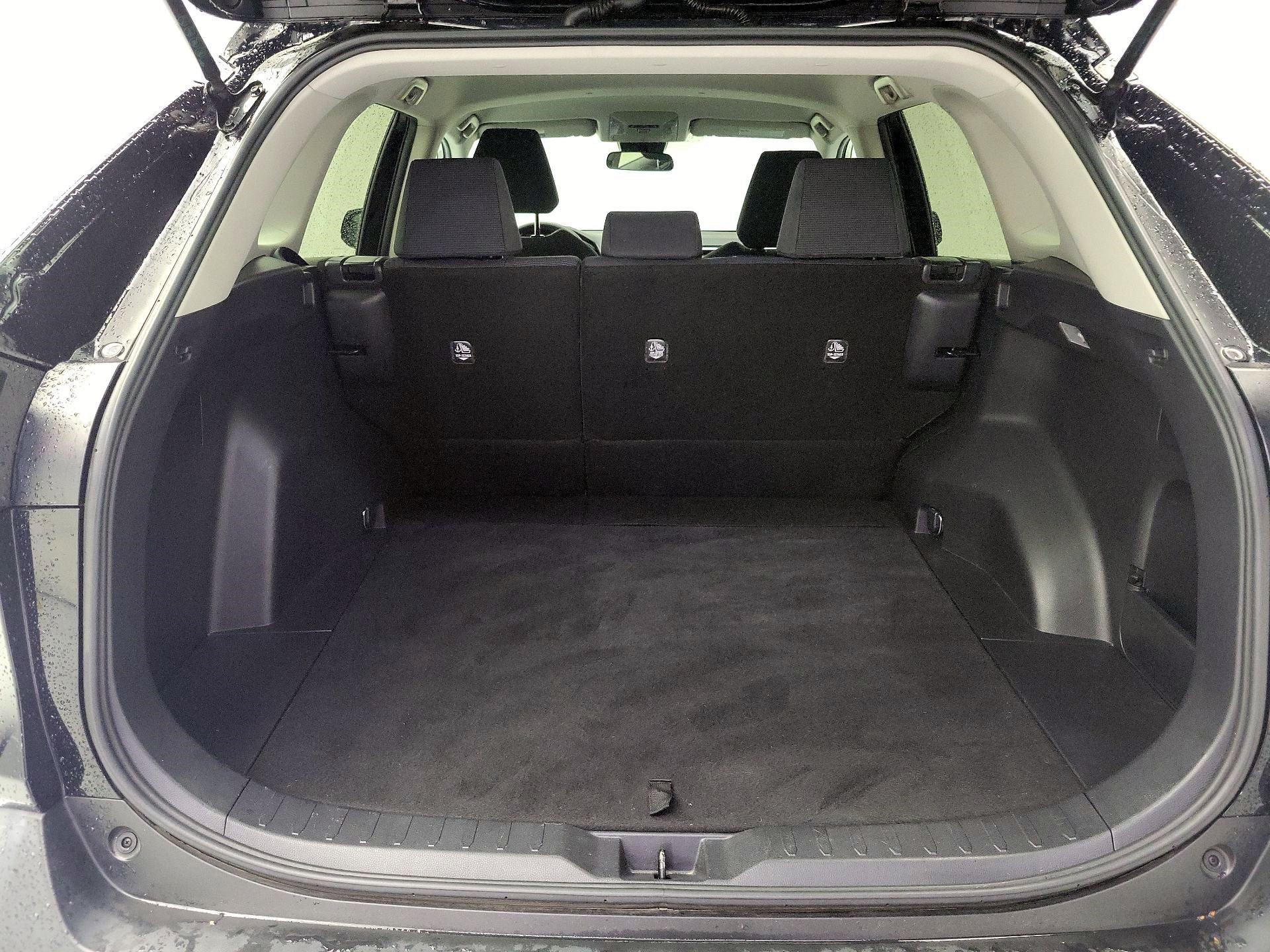 Thumbnail: 2021 Toyota RAV4 - 17