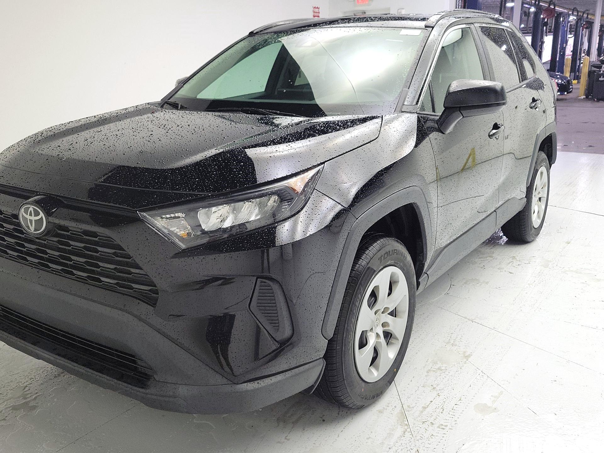 Thumbnail: 2021 Toyota RAV4 - 3
